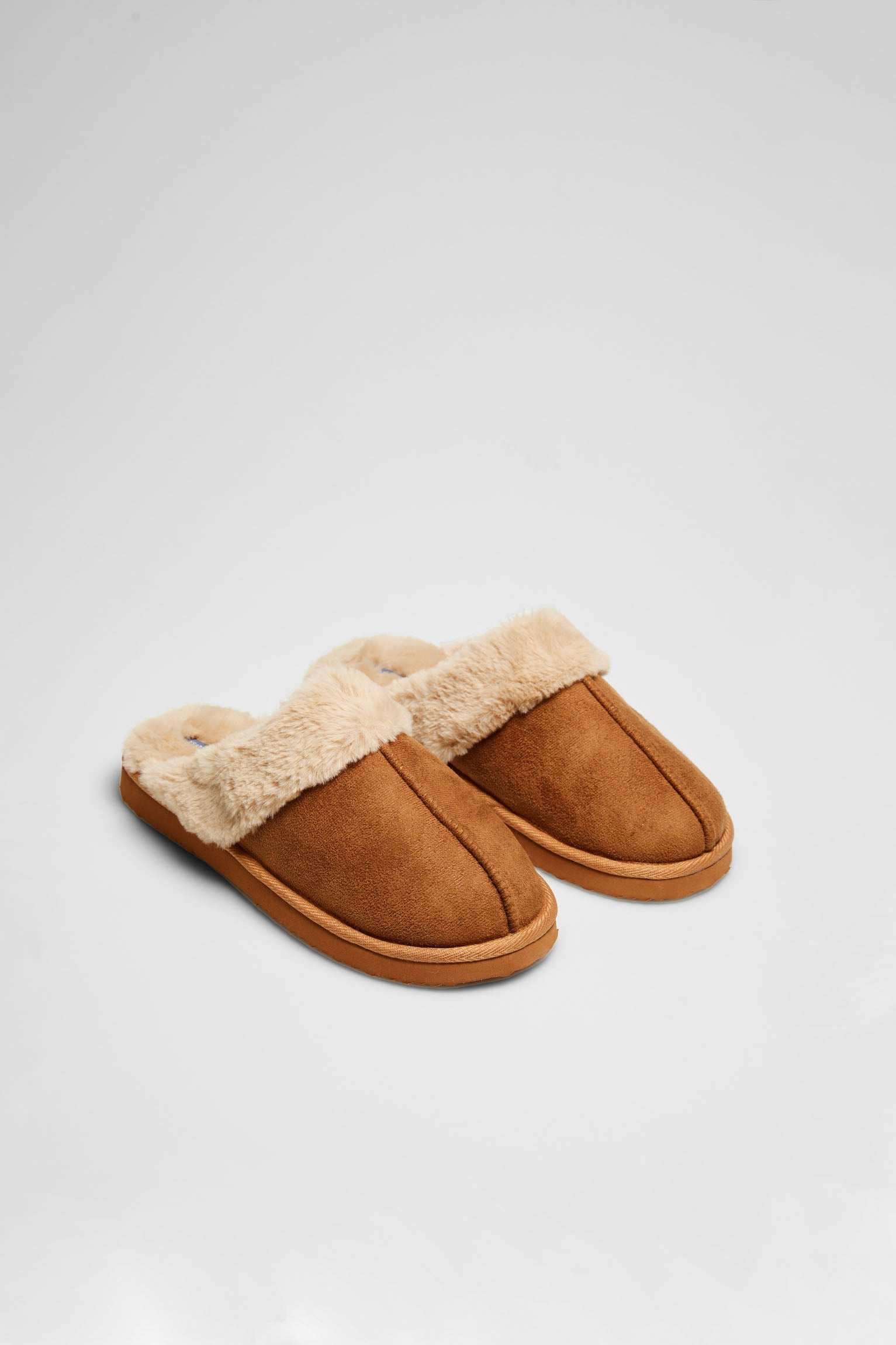 Basic camel fur house slippers