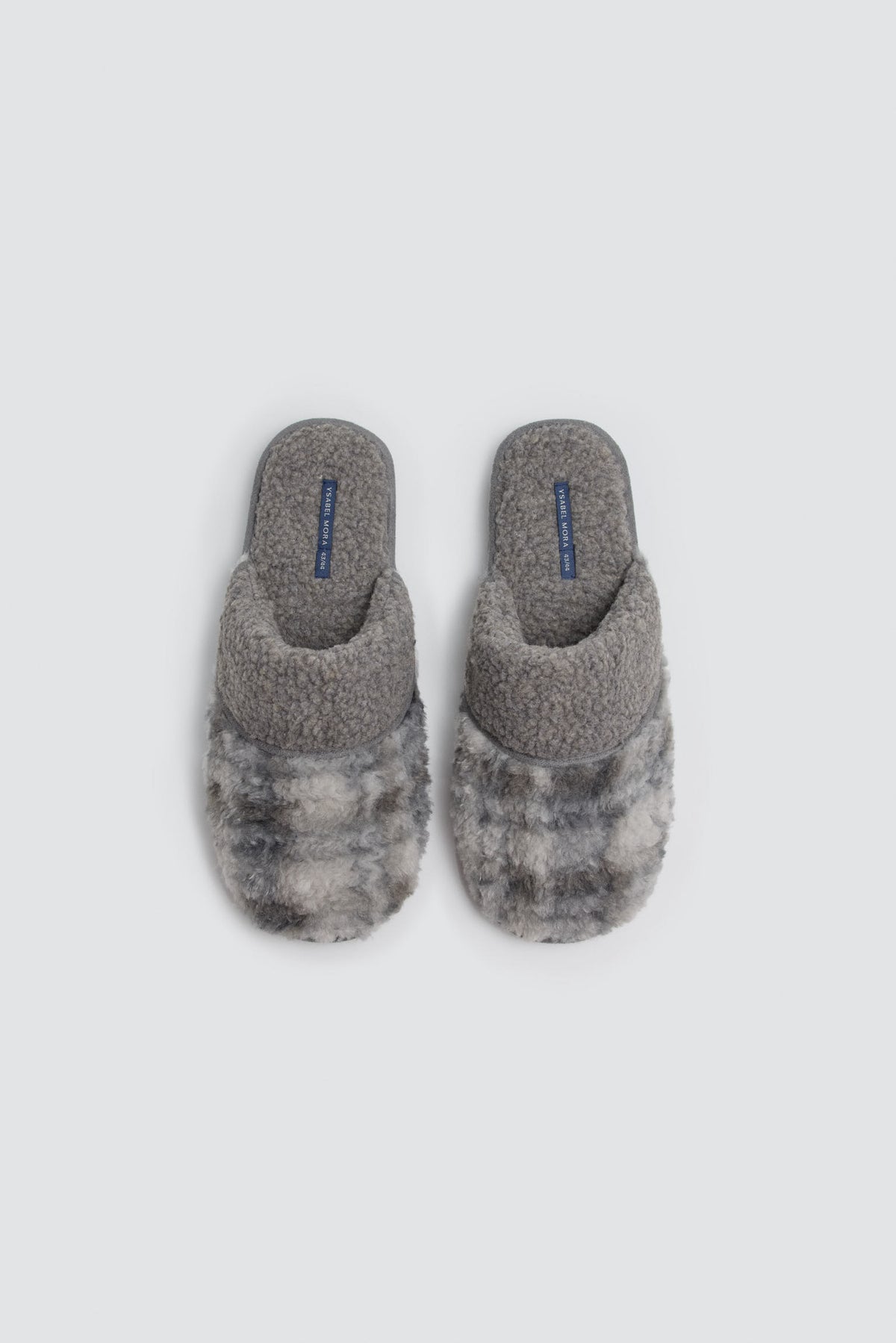 Zapatillas de casa contrastadas borreguito y pelo gris