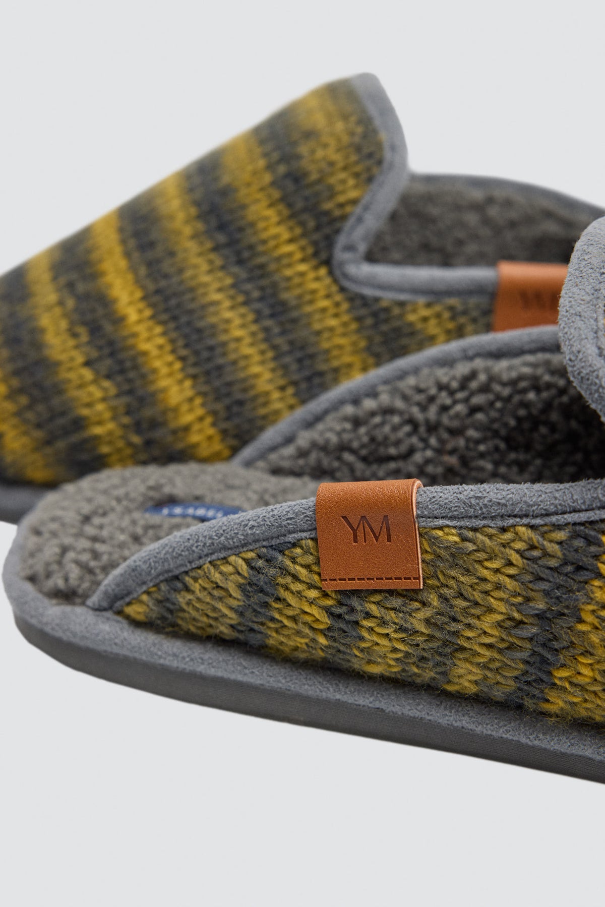 Zapatillas de casa tejido punto rayas contrastadas