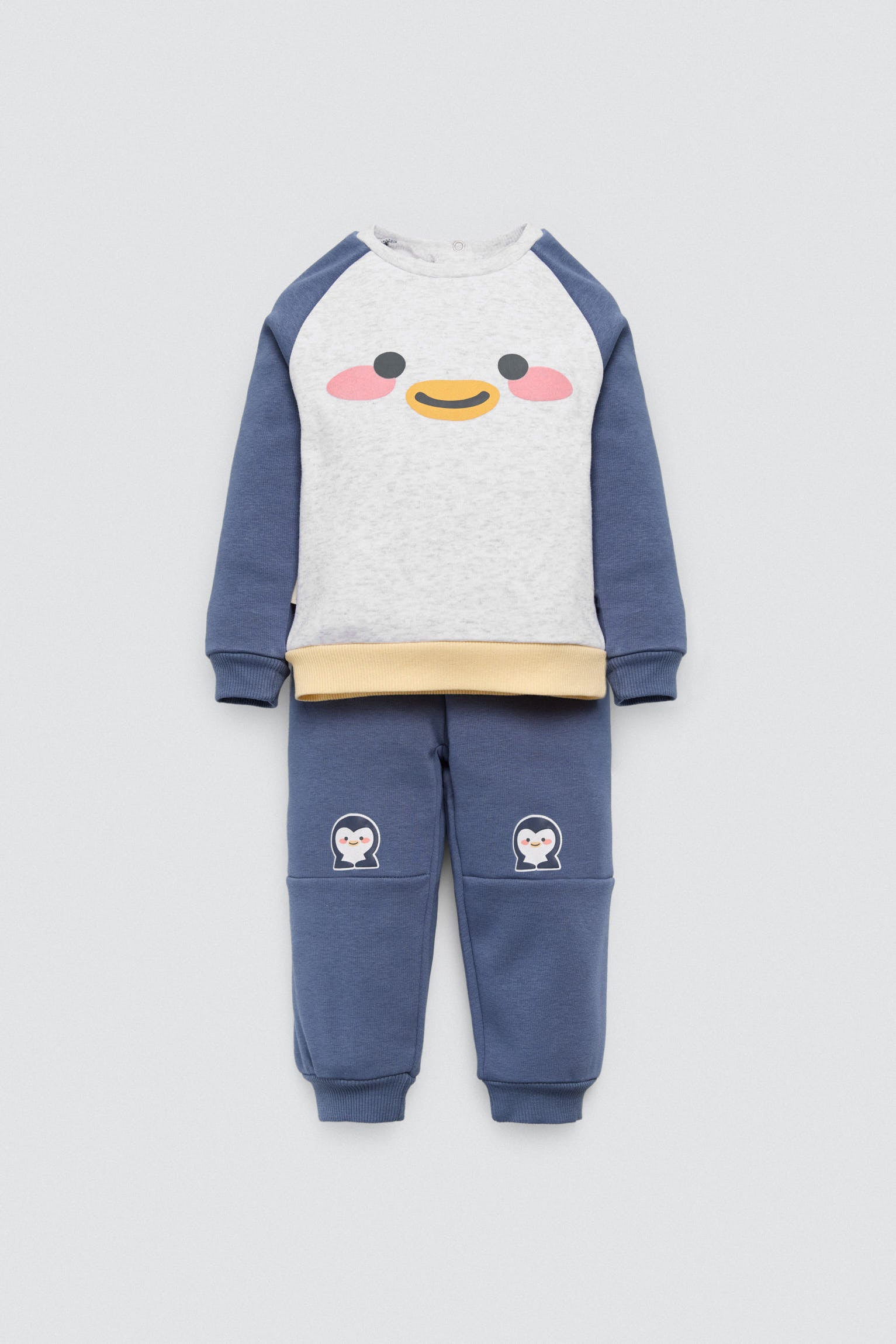 25594-1-conjunto-bebe-sudadera-jogger-penguin-toy