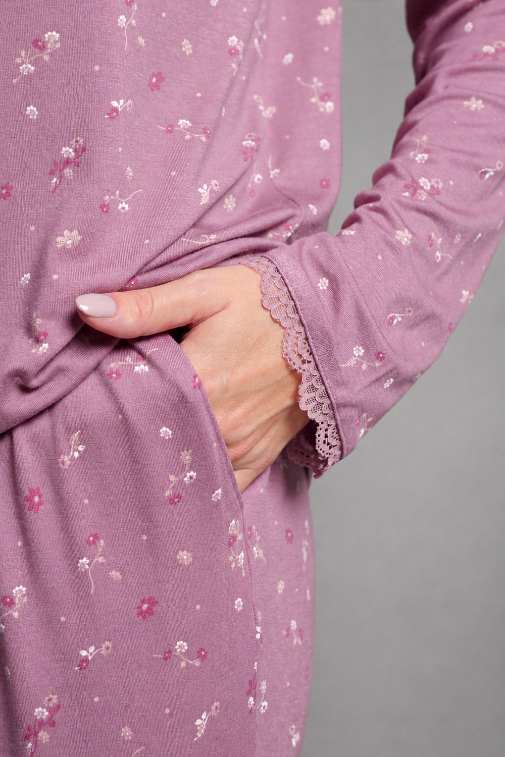 26201-pijama-largo-ligero-mujer-camisero-pequenas-flores-rosa