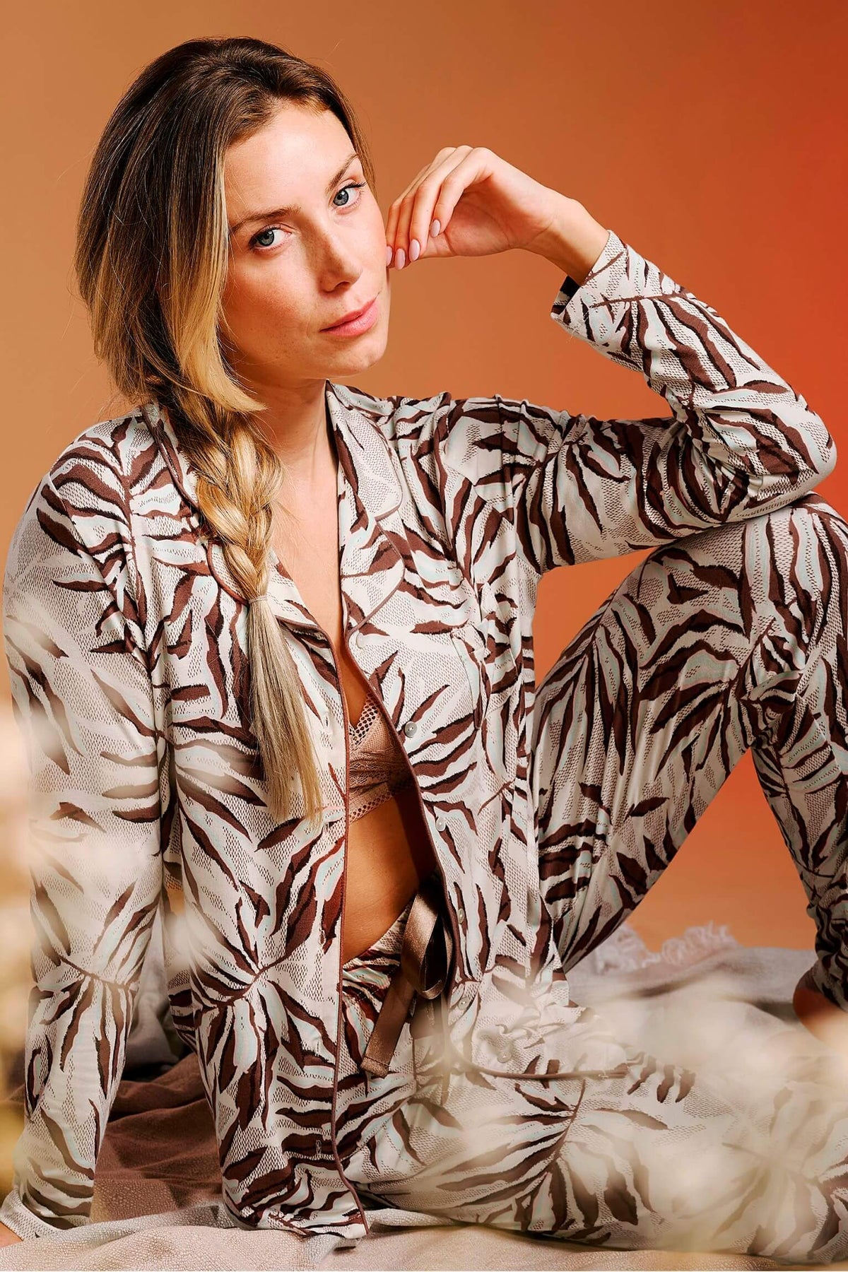26265-pijama-largo-ligero-mujer-camisero-estampado-tropical