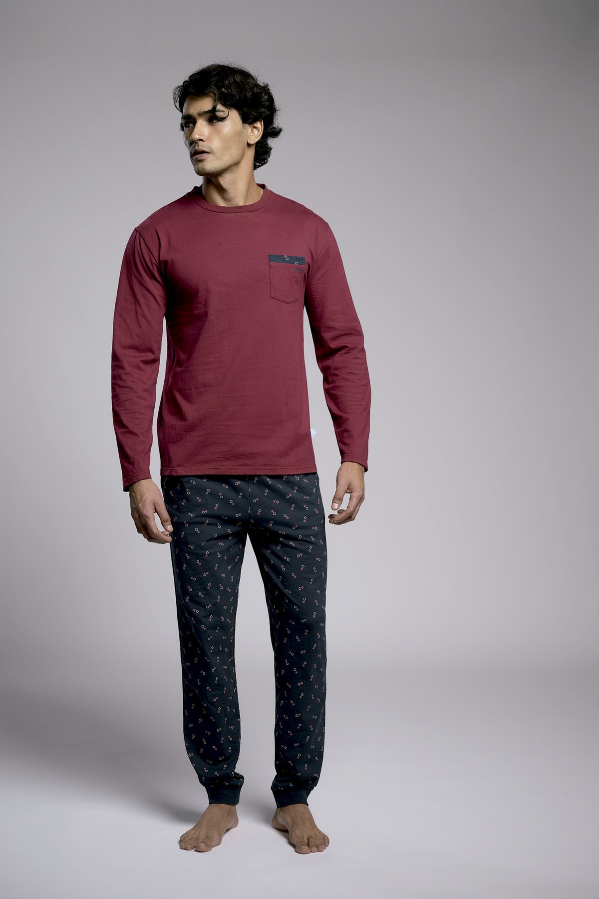 Men's long cotton printed pyjamas with pocket detail