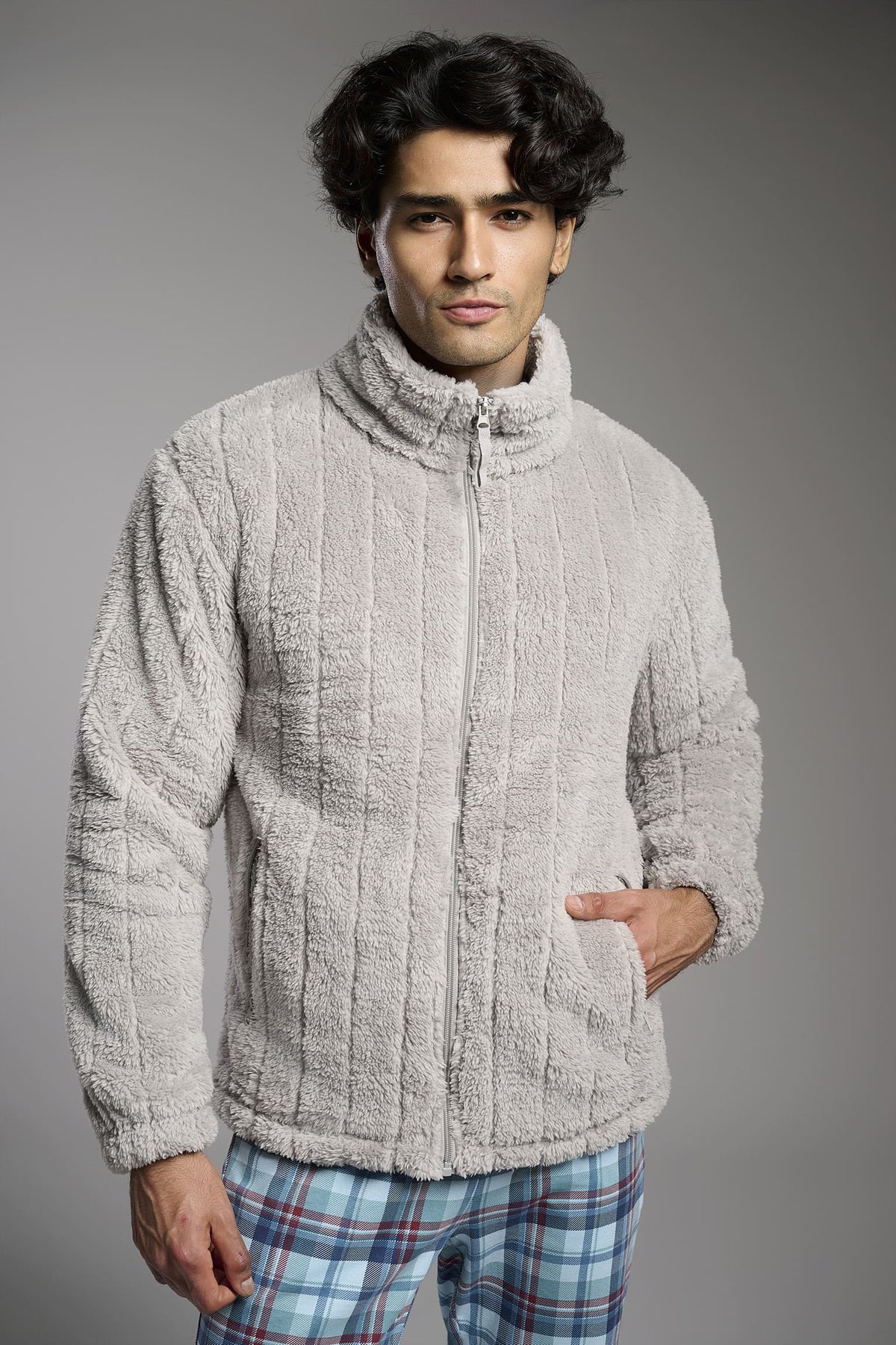 Men's short grey jacquard sherpa fleece robe