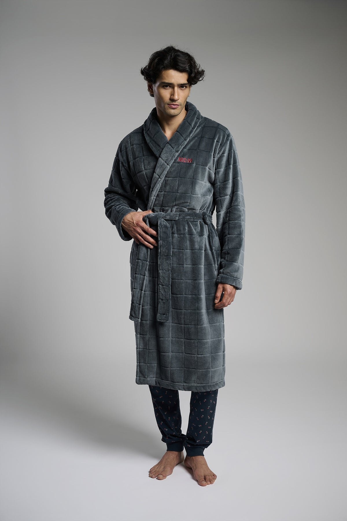 Men's long grey embossed-check coral fleece robe