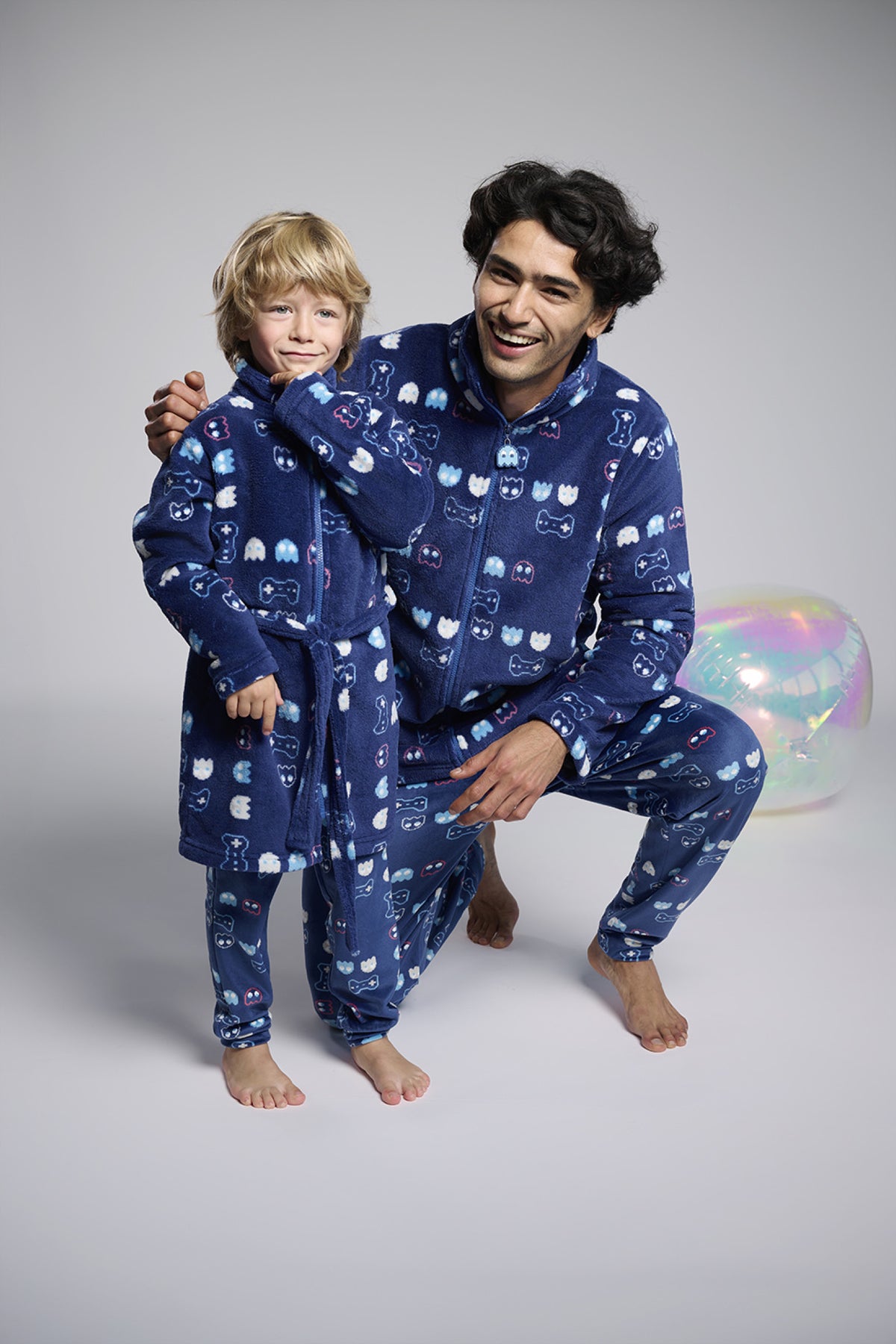 Men's short gamer-print coral fleece robe