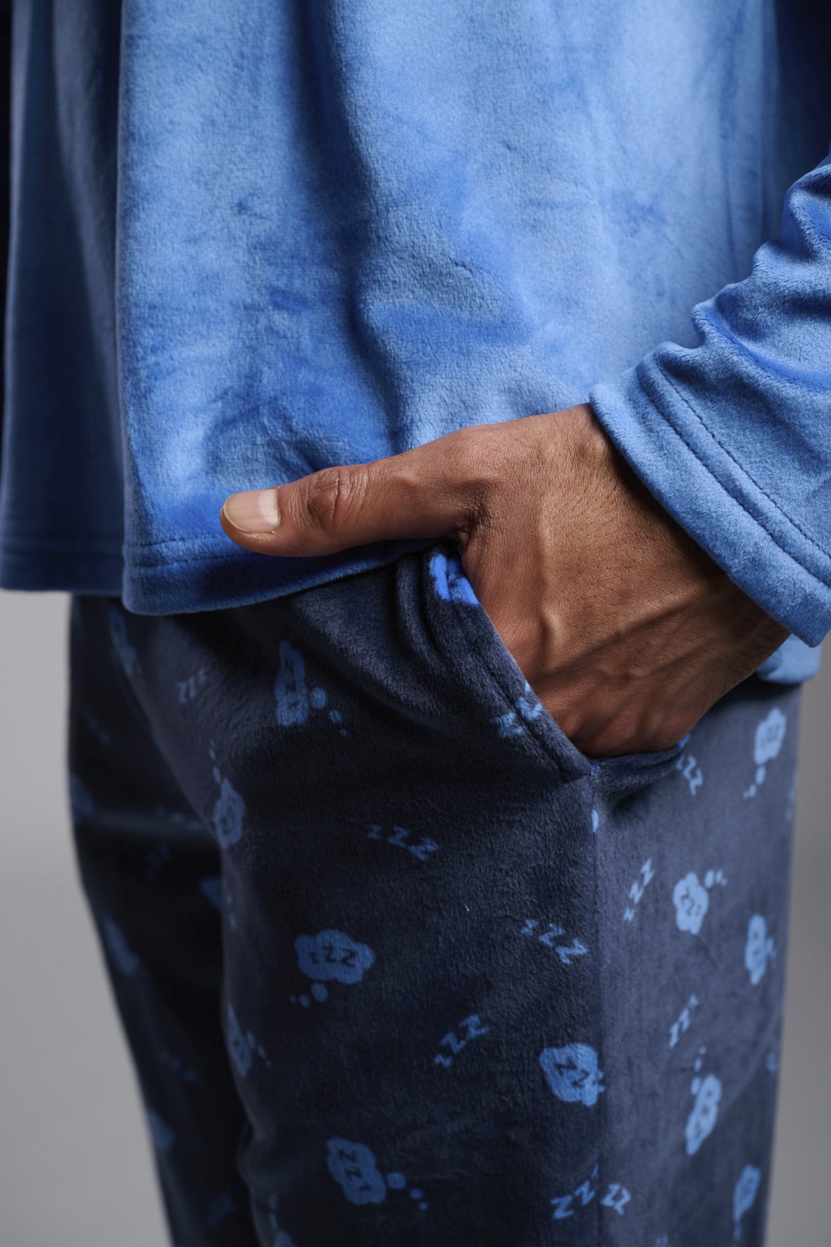 Men's long velvet Wake Up sleepyhead printed pyjamas