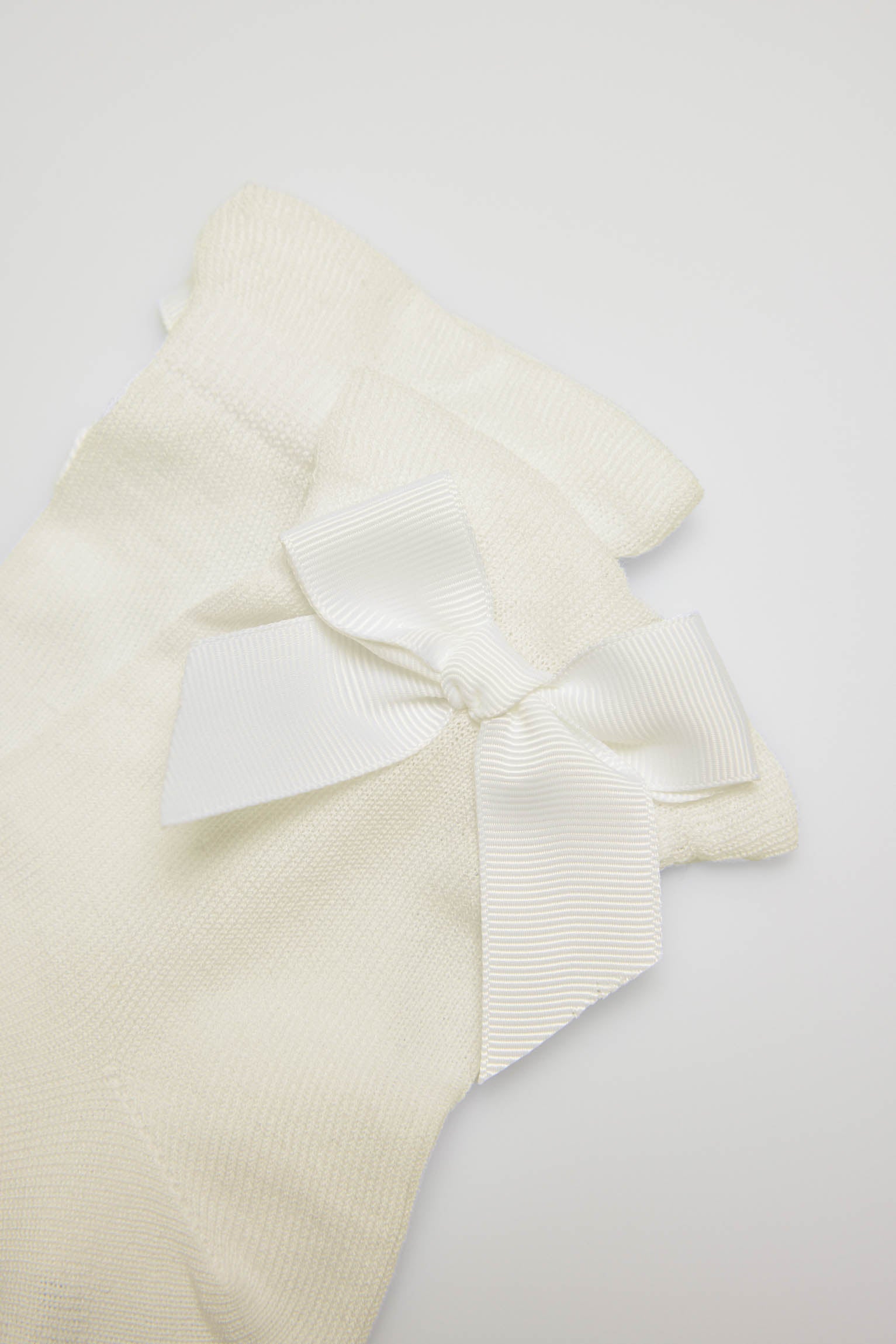 Children's bow ceremony socks in ivory