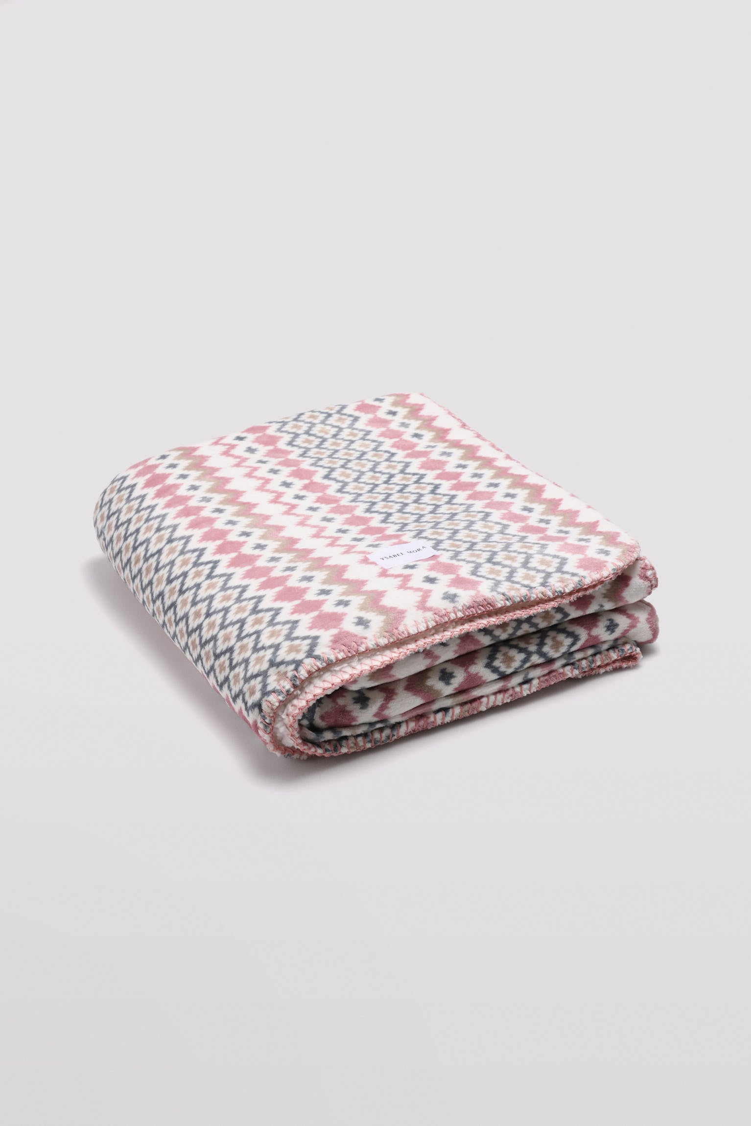 Multicolor geometric print blanket