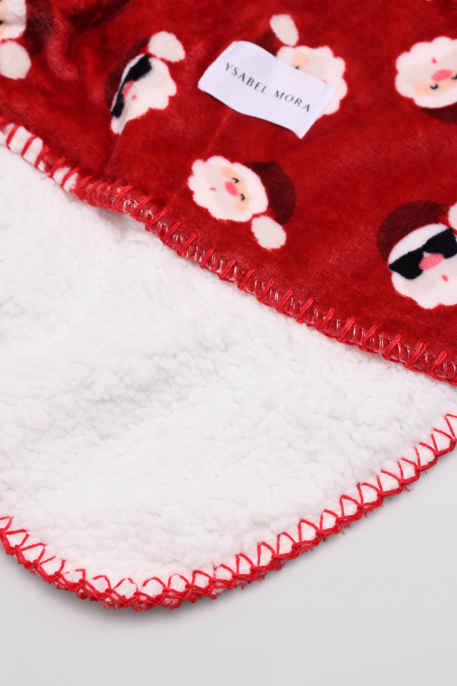 Red Christmas print blanket