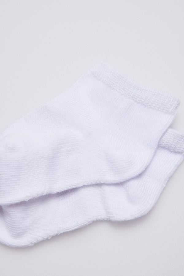 Pack of 3 white breathable basic baby socks
