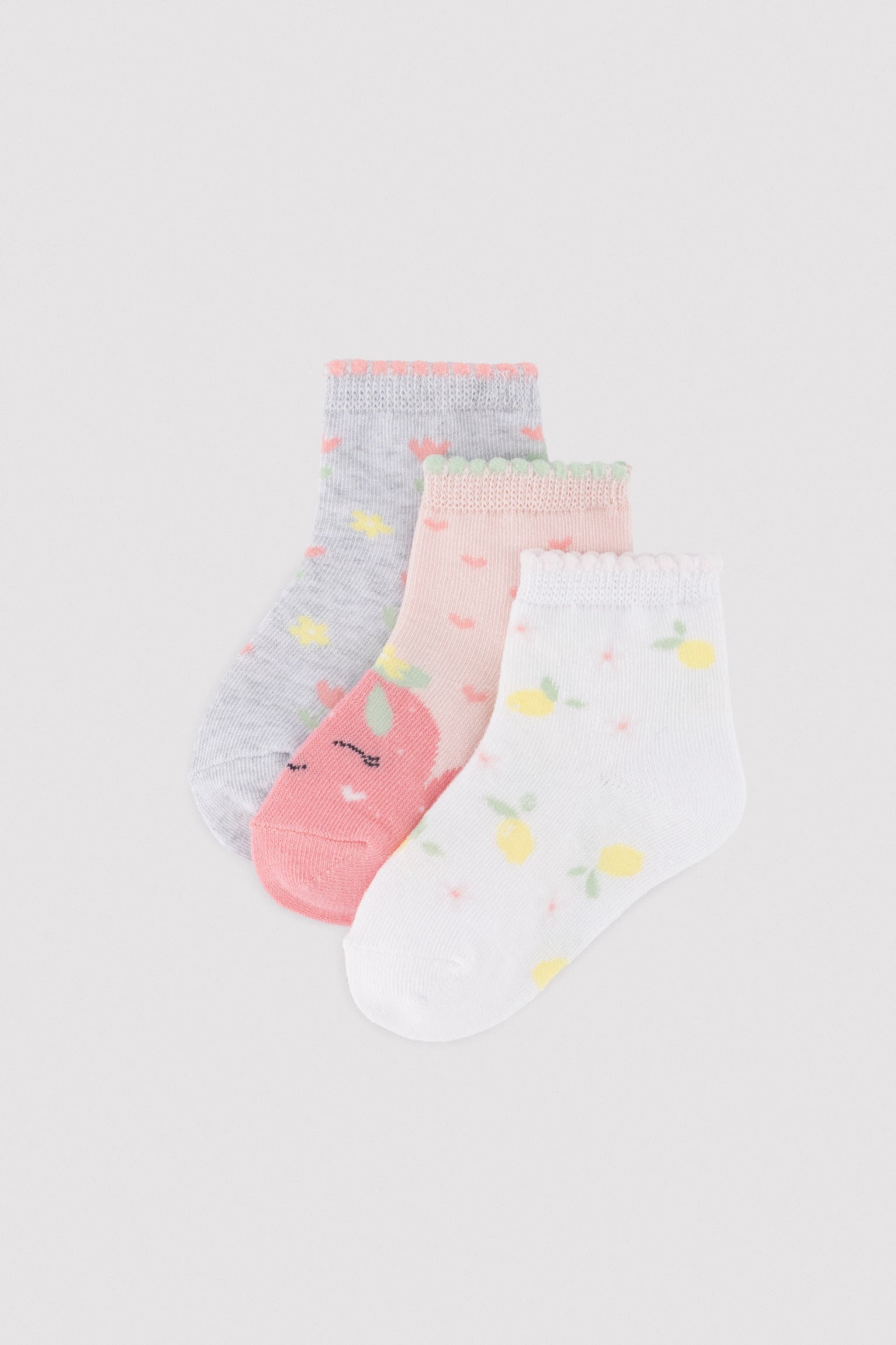 Pack of 3 baby short socks with lemon and strawberry print