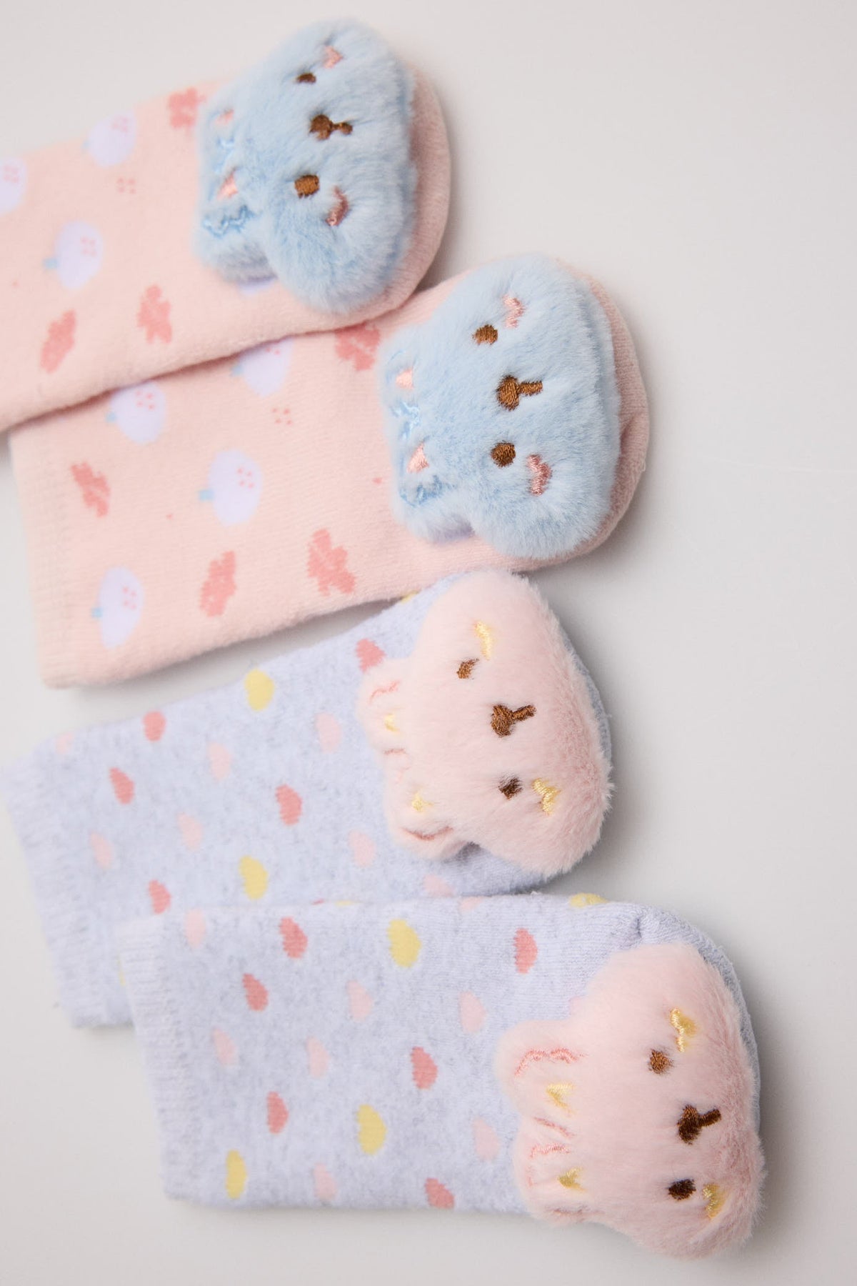 Pack of 2 sensory thermal baby socks with 3D bunnies