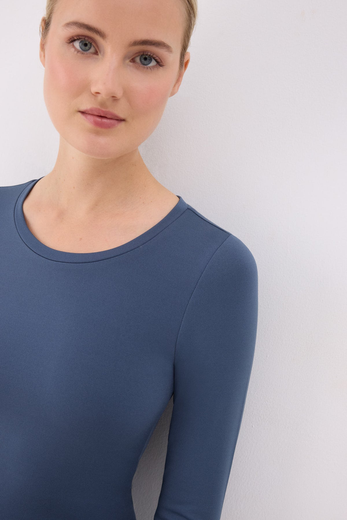 THERMAL Women's long sleeve round neck navy blue t-shirt