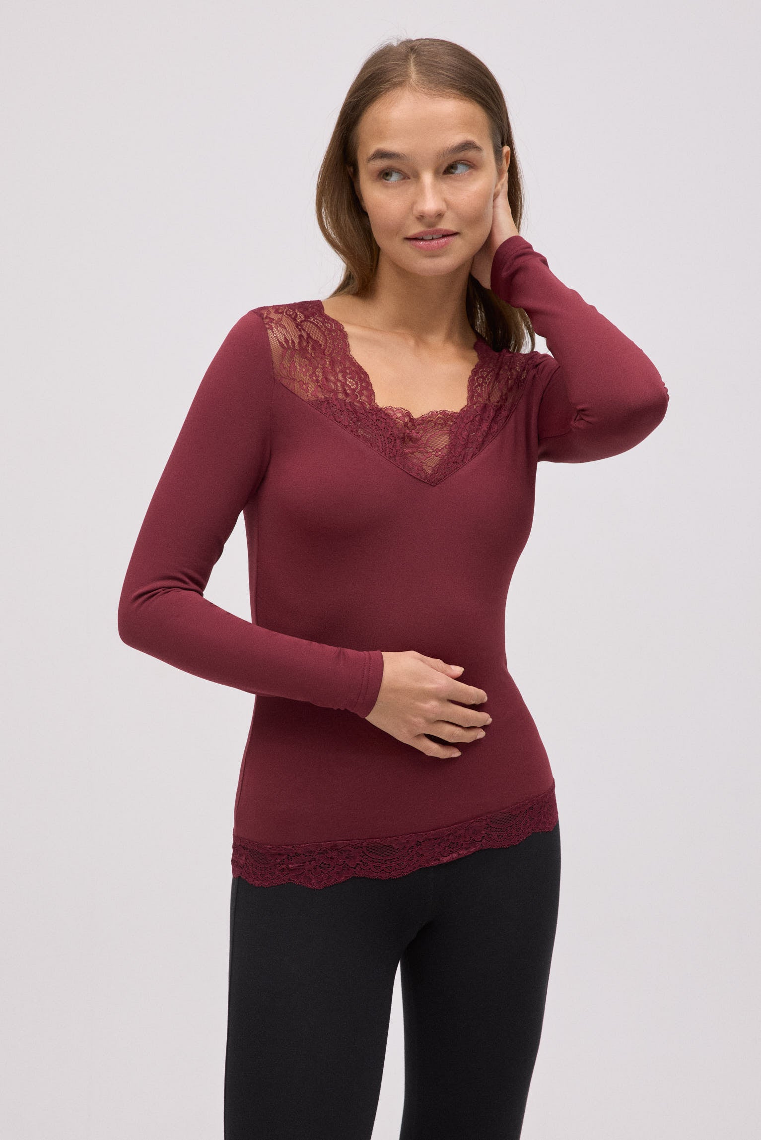 70033-1-camiseta-termica-mujer-ysabel-mora-granate