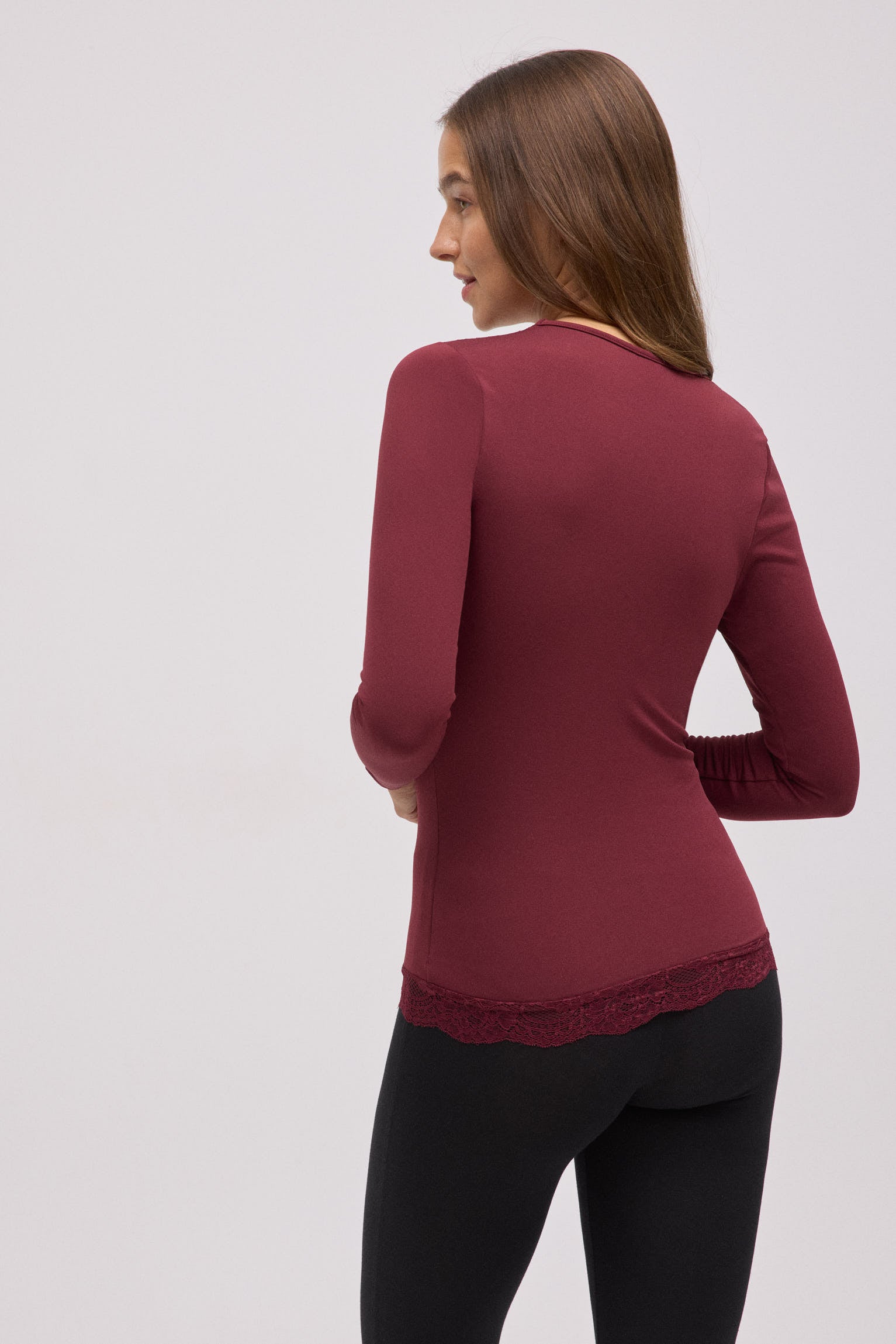 70033-2-camiseta-termica-mujer-ysabel-mora-granate