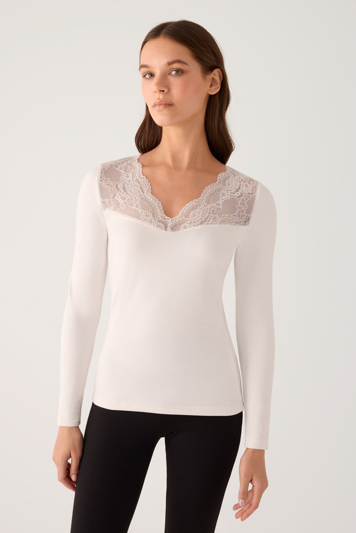 THERMAL Women's long-sleeved V-neck T-shirt with ivory lace