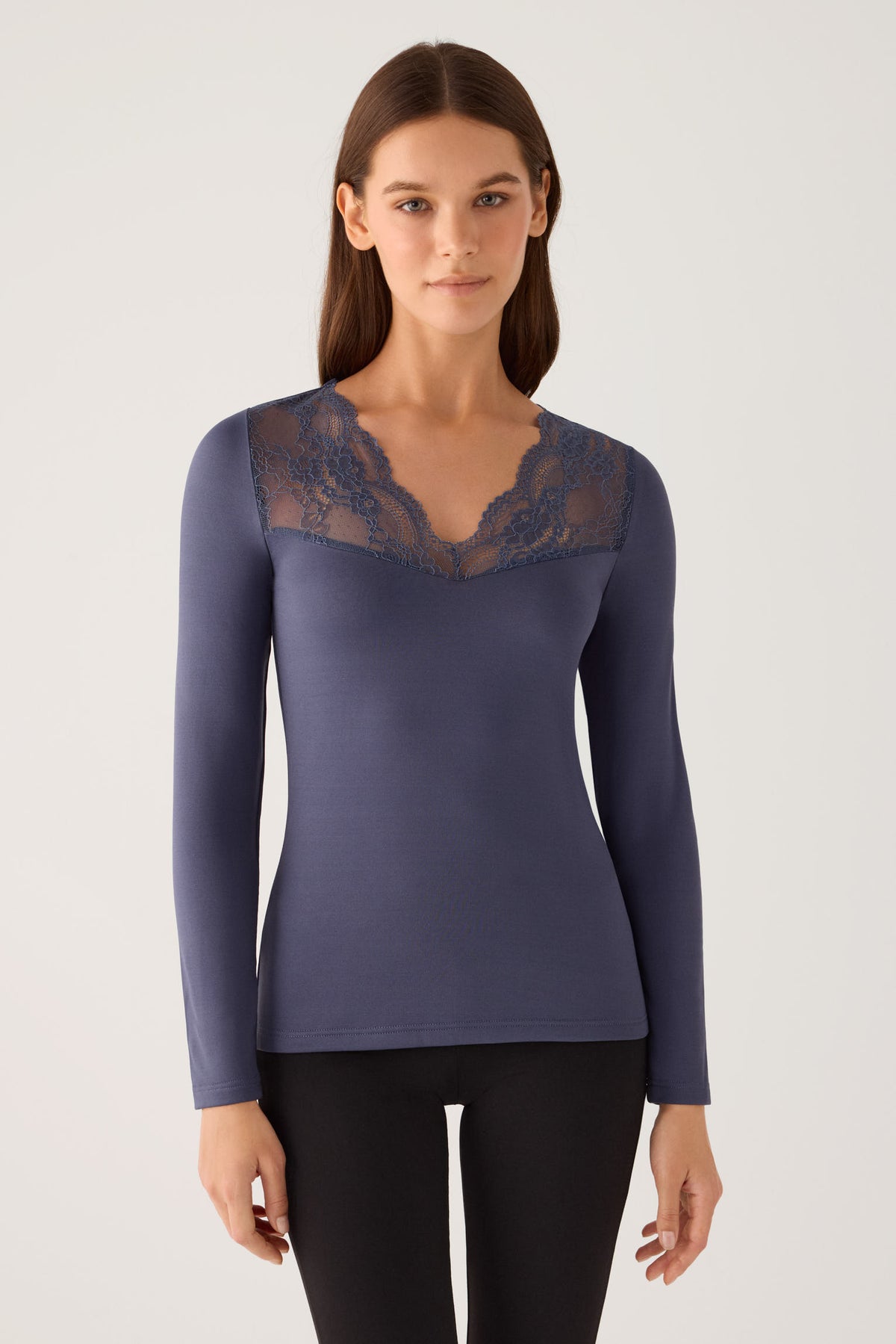 THERMAL Women's long-sleeved V-neck T-shirt with navy lace