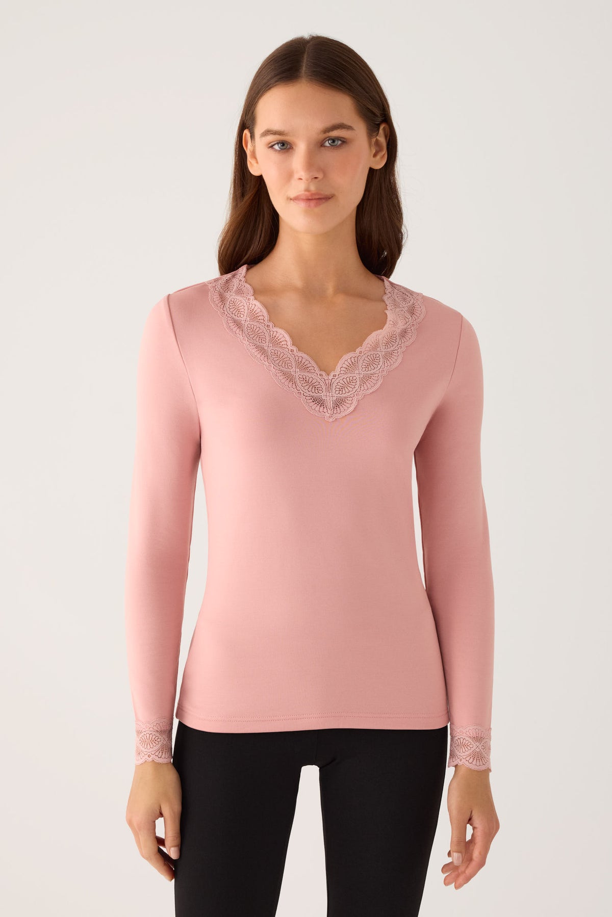 THERMAL Women's long-sleeved T-shirt with lace detailing at the neckline and cuffs, pink