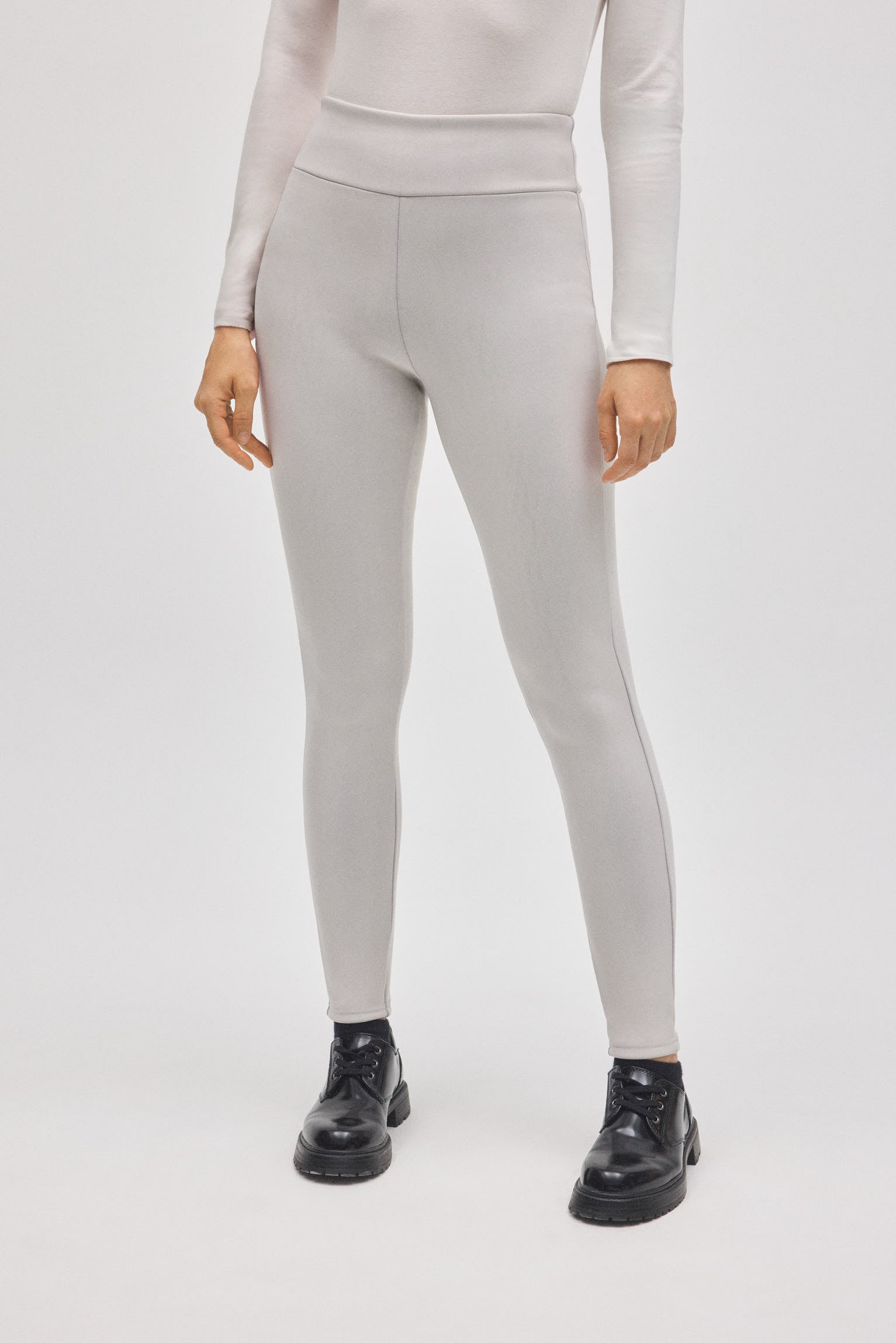 70441-2-leggings-termicos-efecto-piel-marfil-ysabel-mora