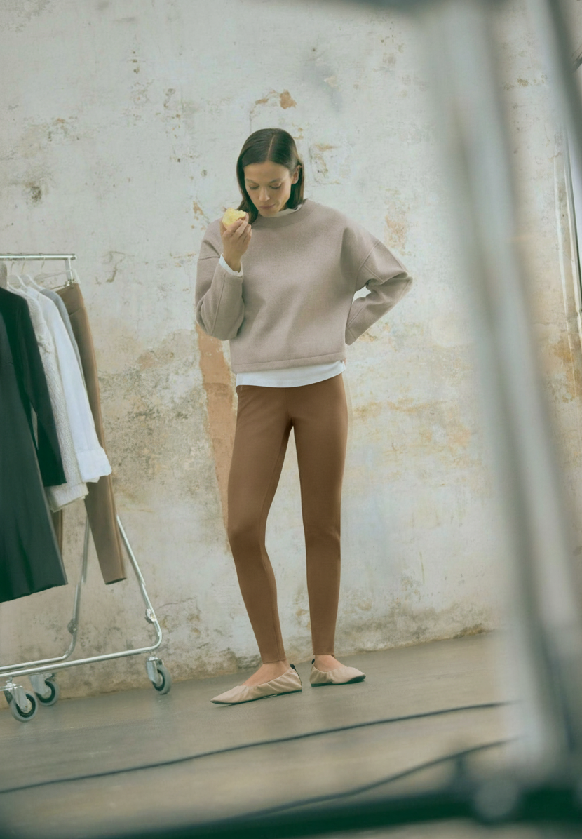 Metallic effect leggings & brown sweater