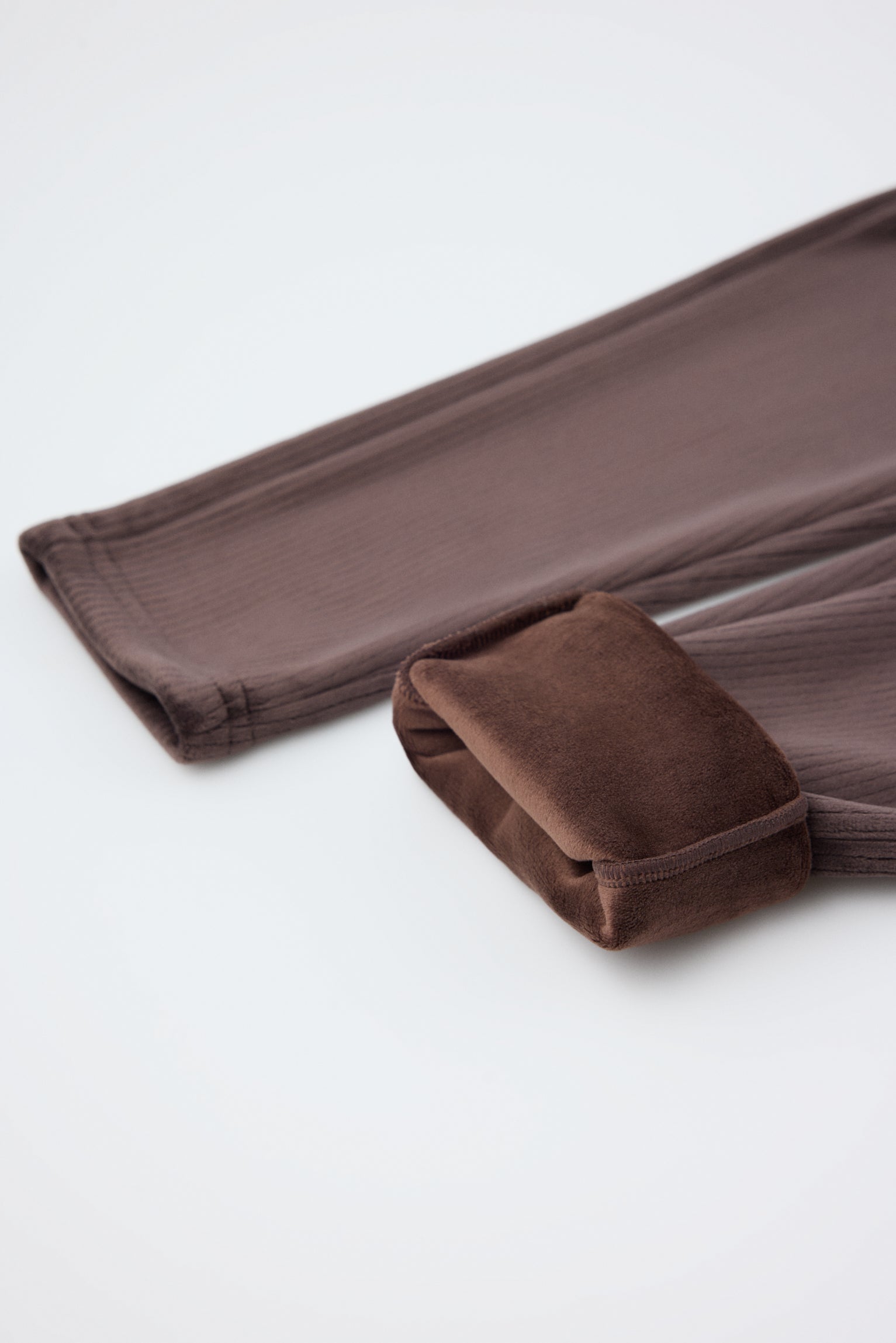 ULTRA THERMAL chocolate-brown brushed corduroy-effect leggings