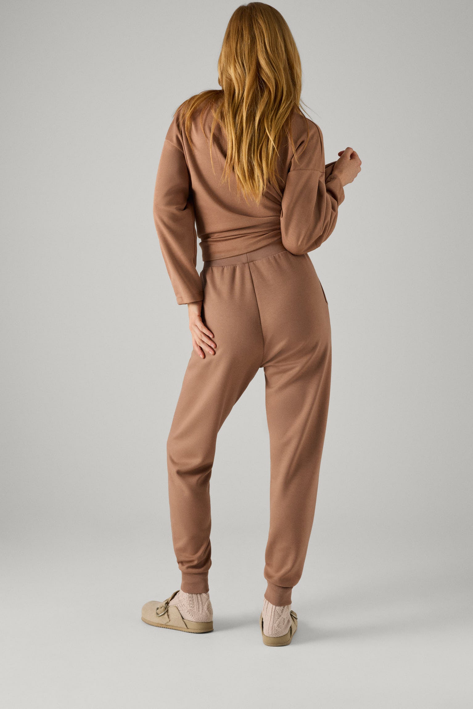 70613-3-pantalon-jogger-ysabel-mora - Marrón