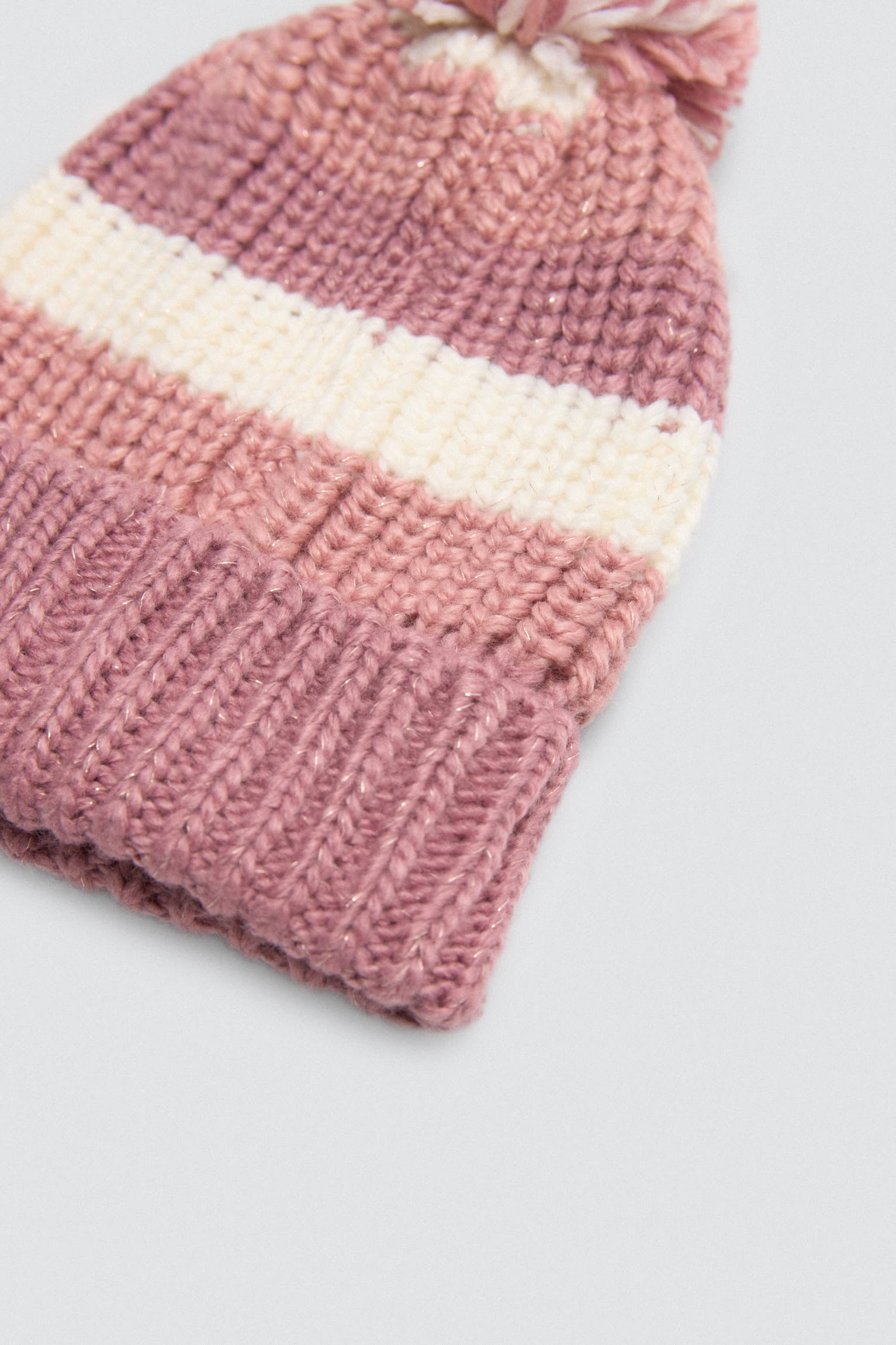 70689-2-gorro-de-punto-con-pompon-rayas