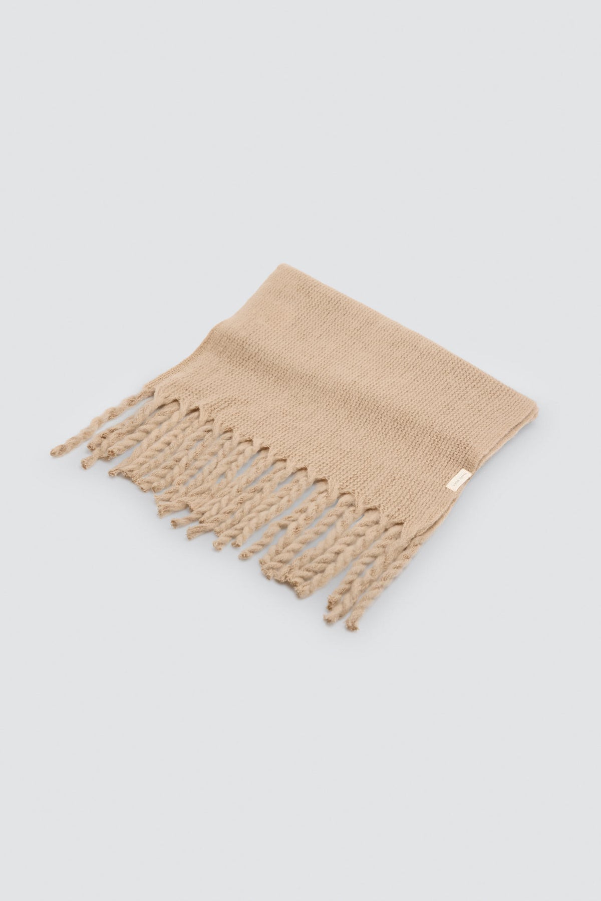 Bufanda acanalada de mujer detalles flecos beige