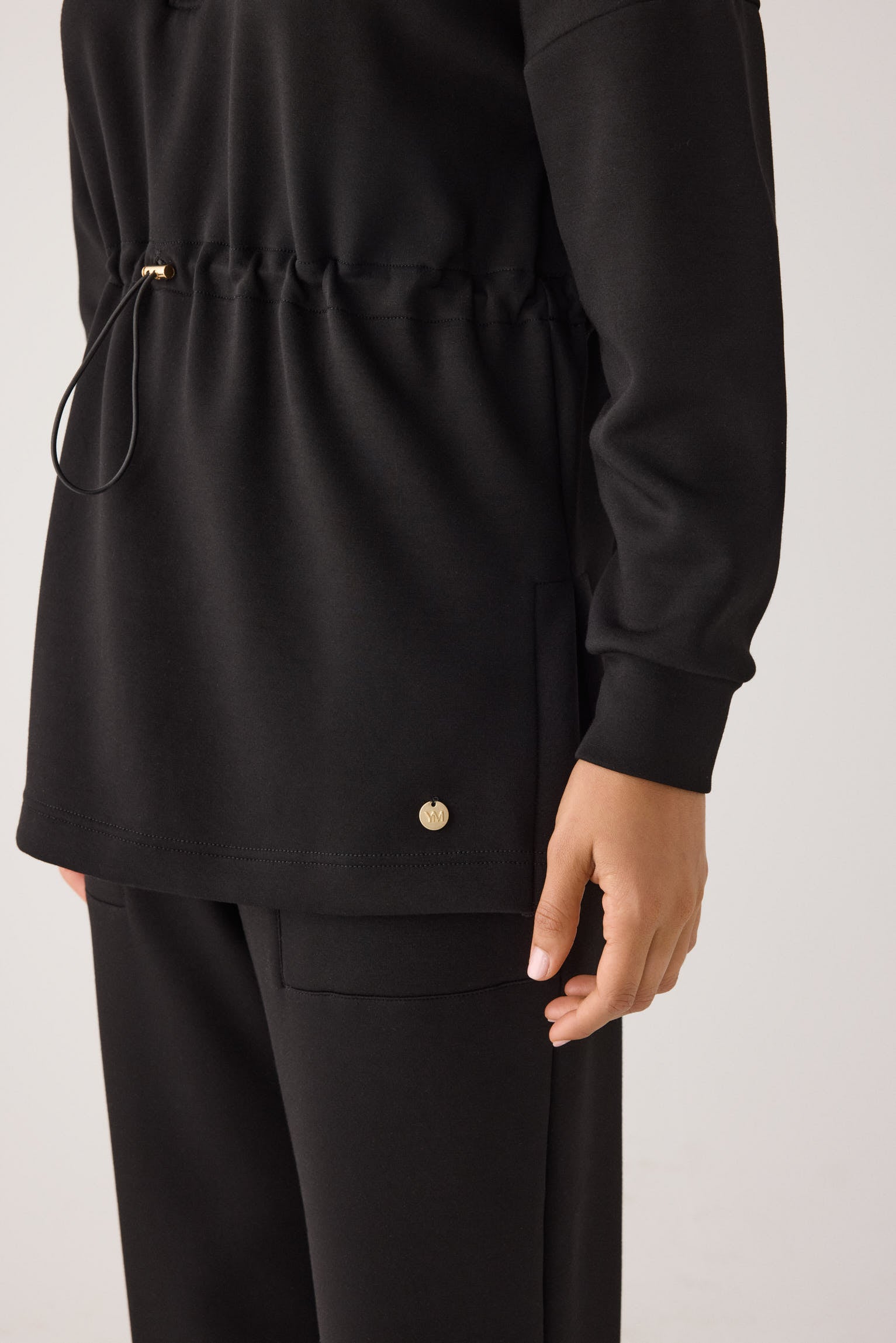 70741-black-jersey-comodo-afelpado-cremallera-cintura-ajustable-negro