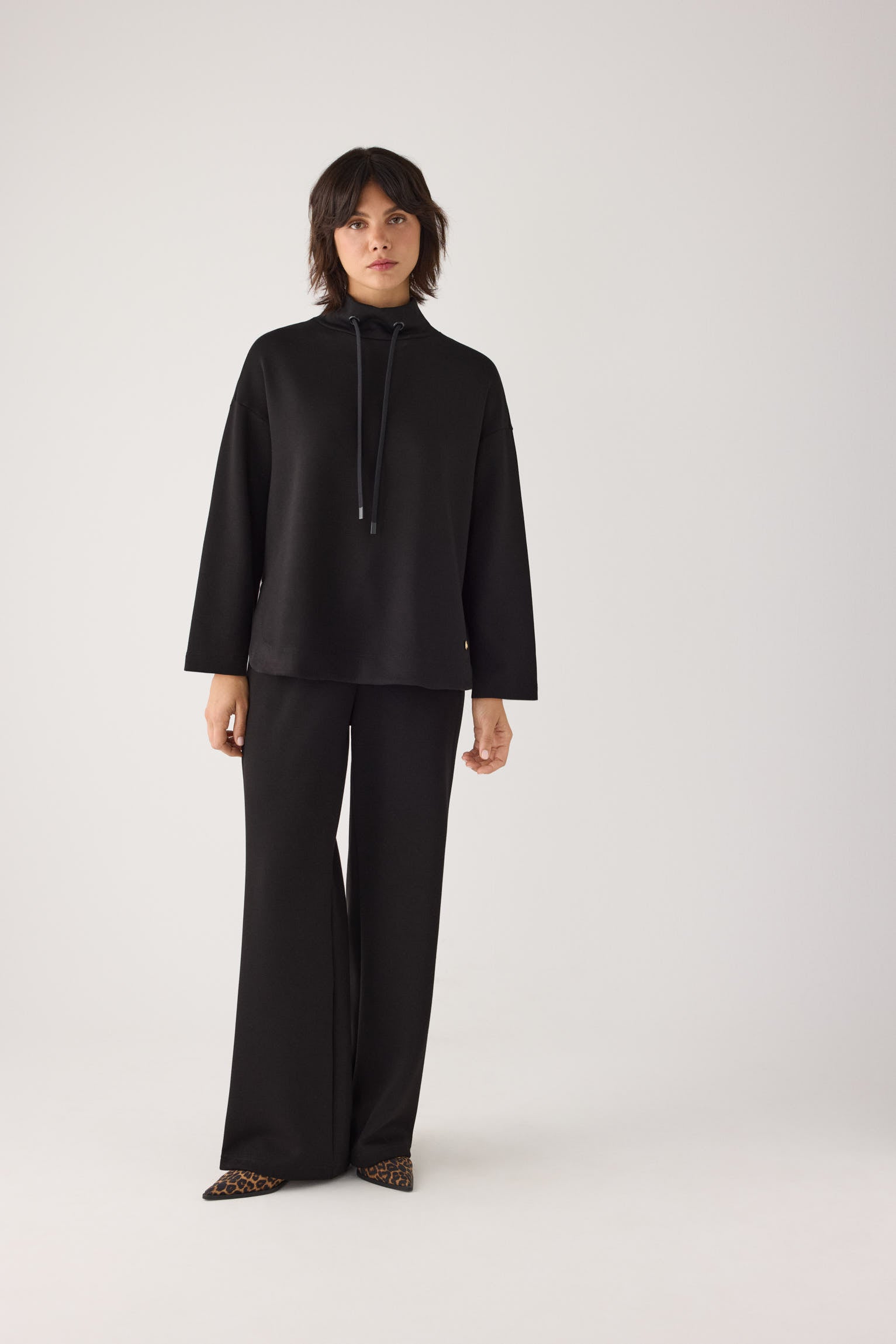 70743-black-pantalones-comodos-rectos-afelpados-tiro-alto-cintura-ajustable-negro