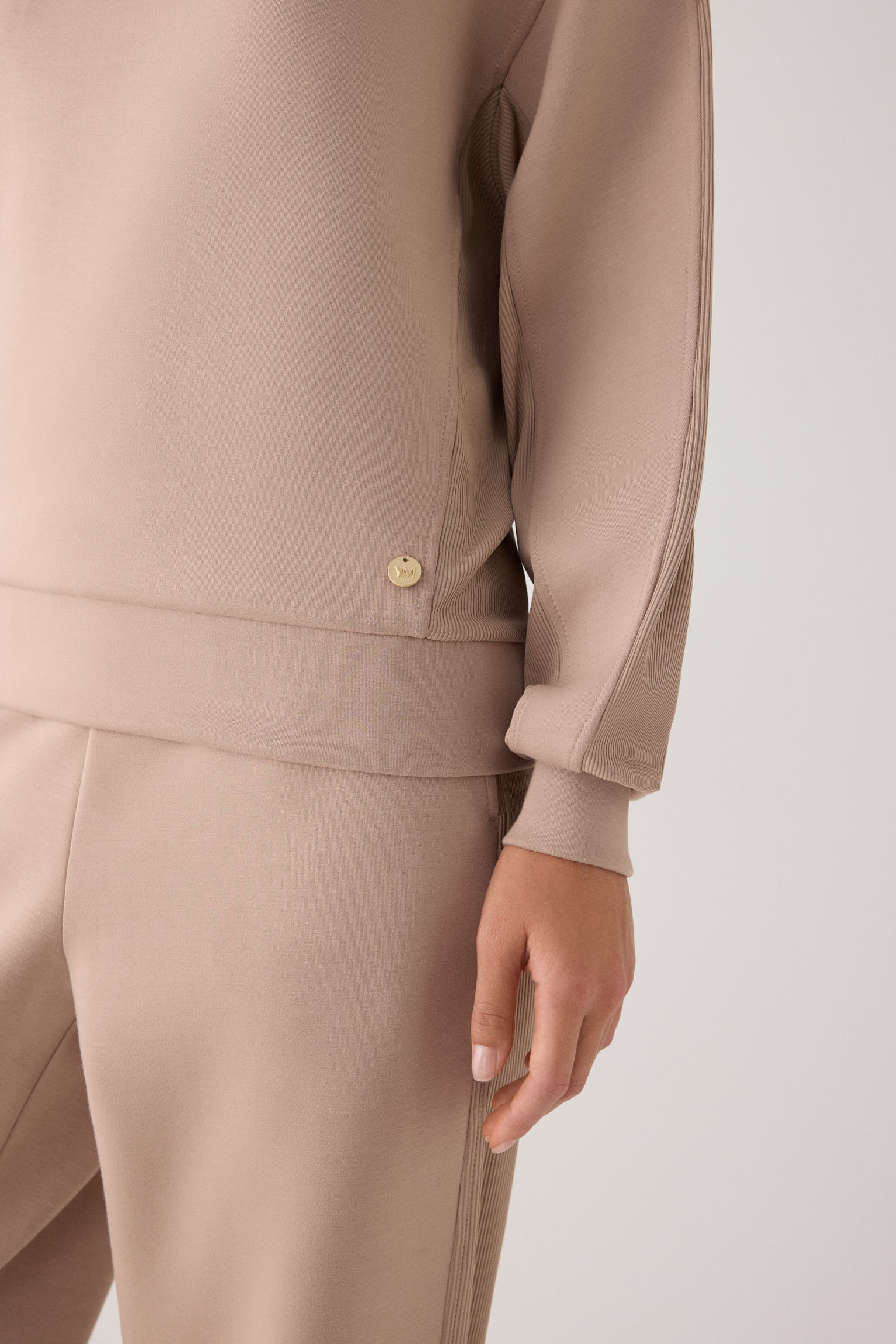 70746-taupe-sudadera-afelpada-canale-cuello-redondo-beige