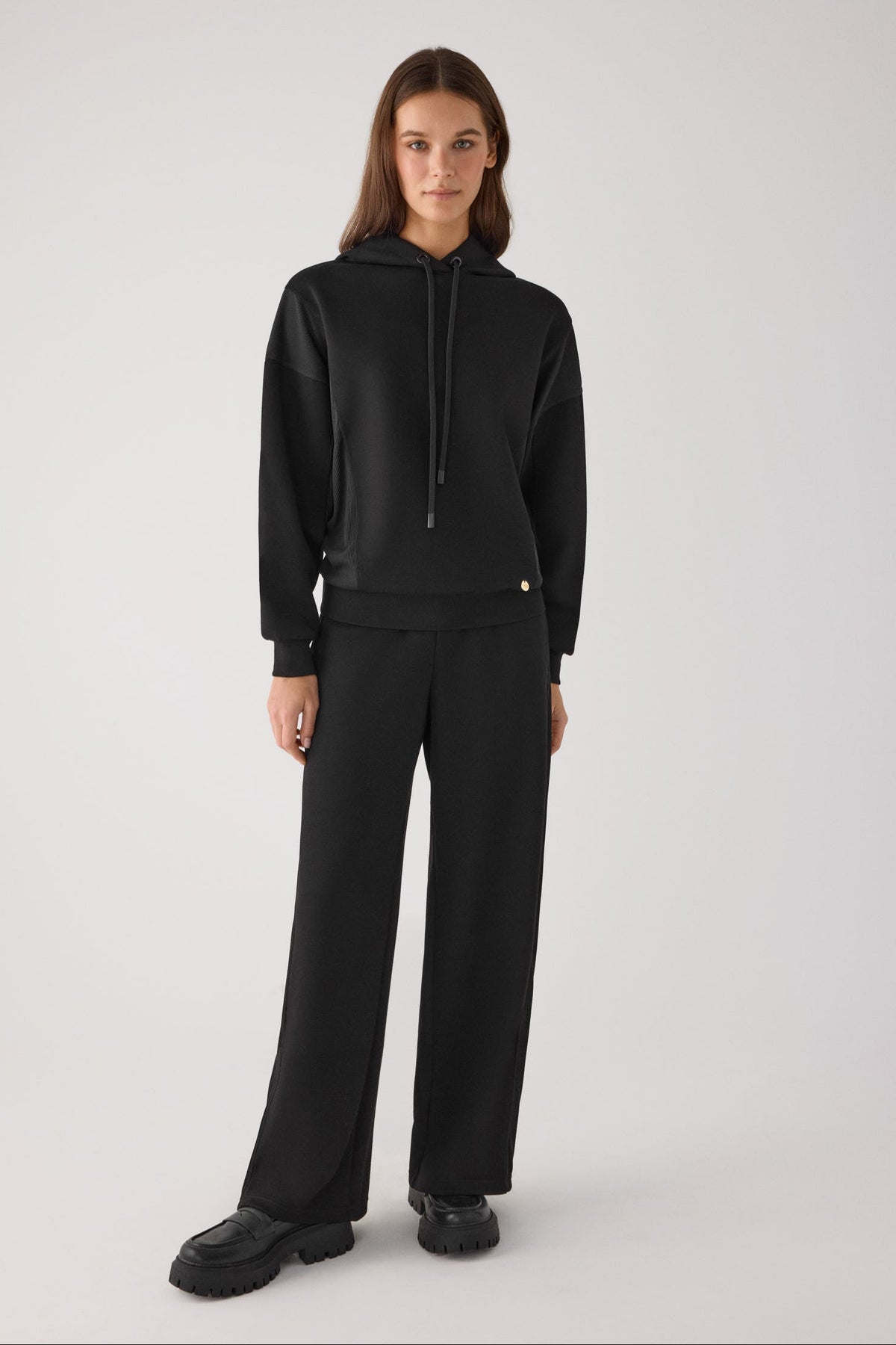 70747-black-pantalones-comodos-anchos-afelpados-tiro-alto-canale-negro
