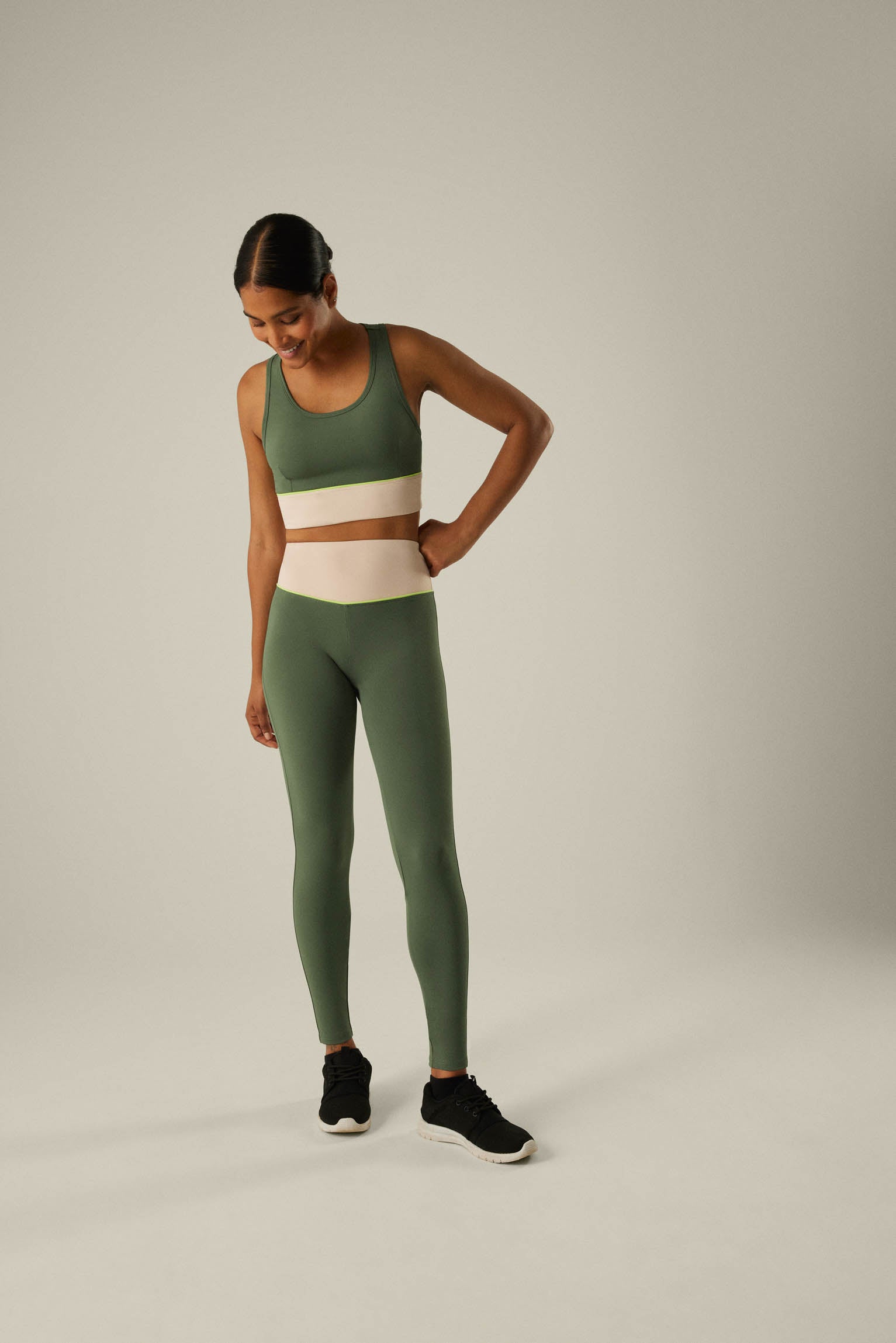 70876-10-ropa-deportiva-legging-mujer-ysabel-mora - Verde