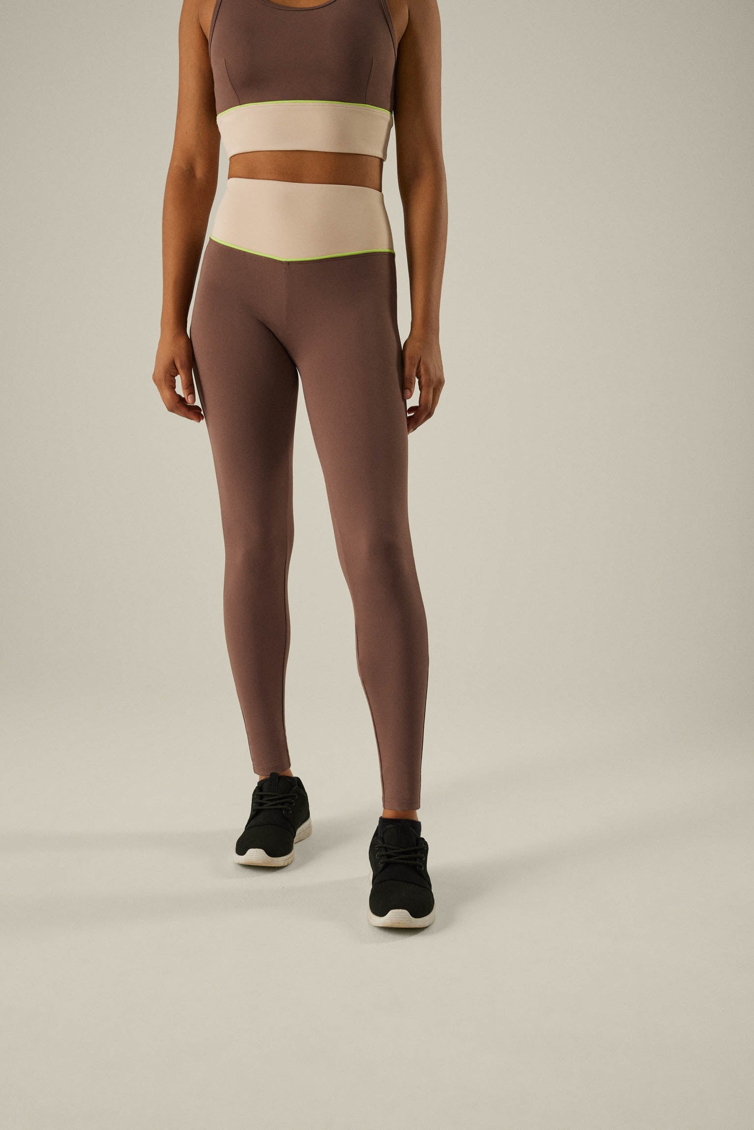 70876-5-ropa-deportiva-legging-mujer-ysabel-mora - Marrón