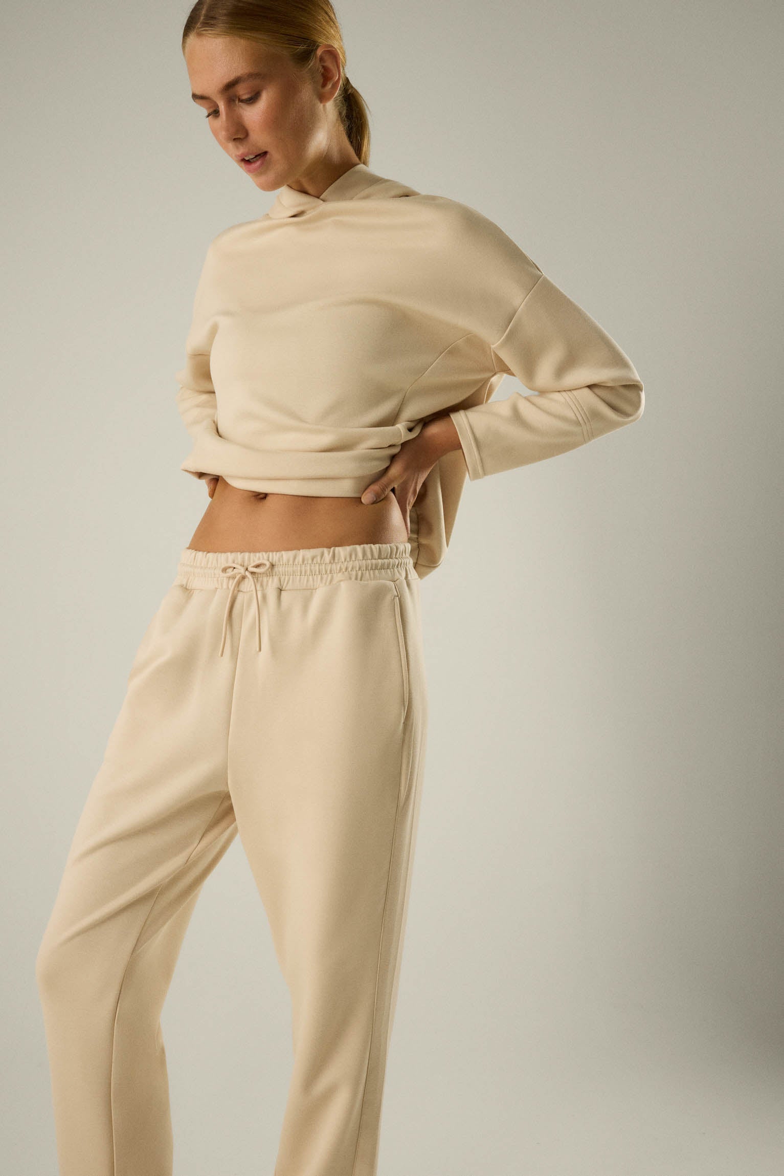 70894-10-ropa-comoda-pantalon-mujer-ysabel-mora - Beige