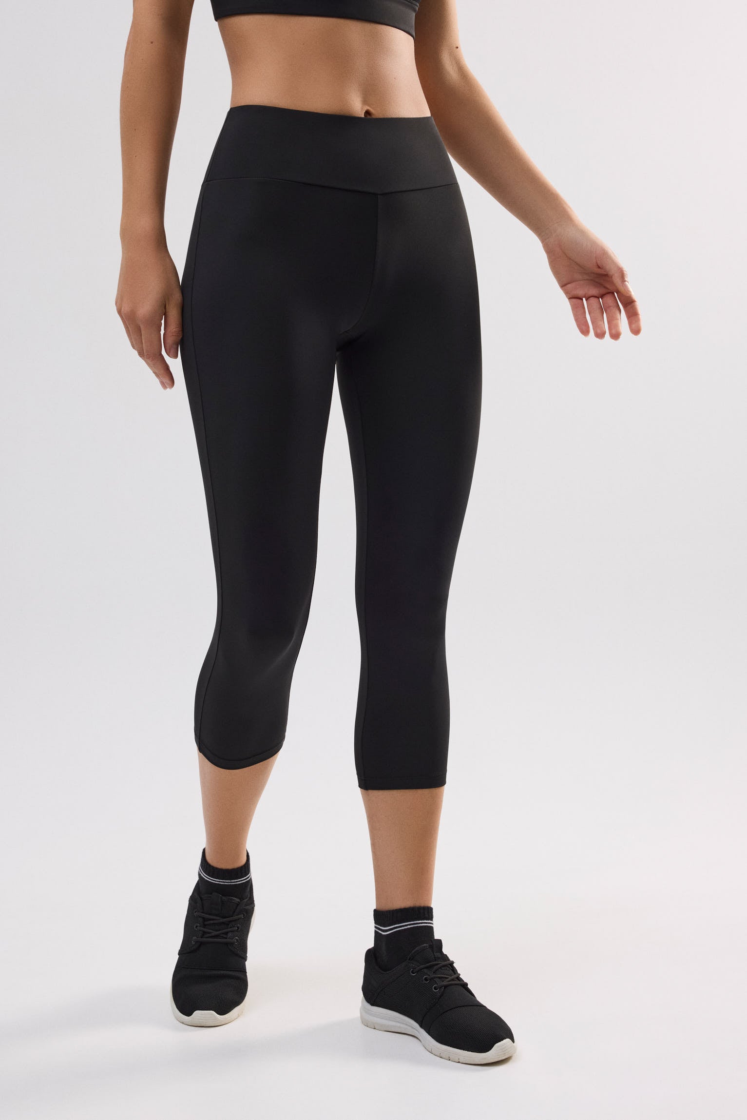 70905-6-leggings-deportivo-capri-mujer-ysabel-mora-negro