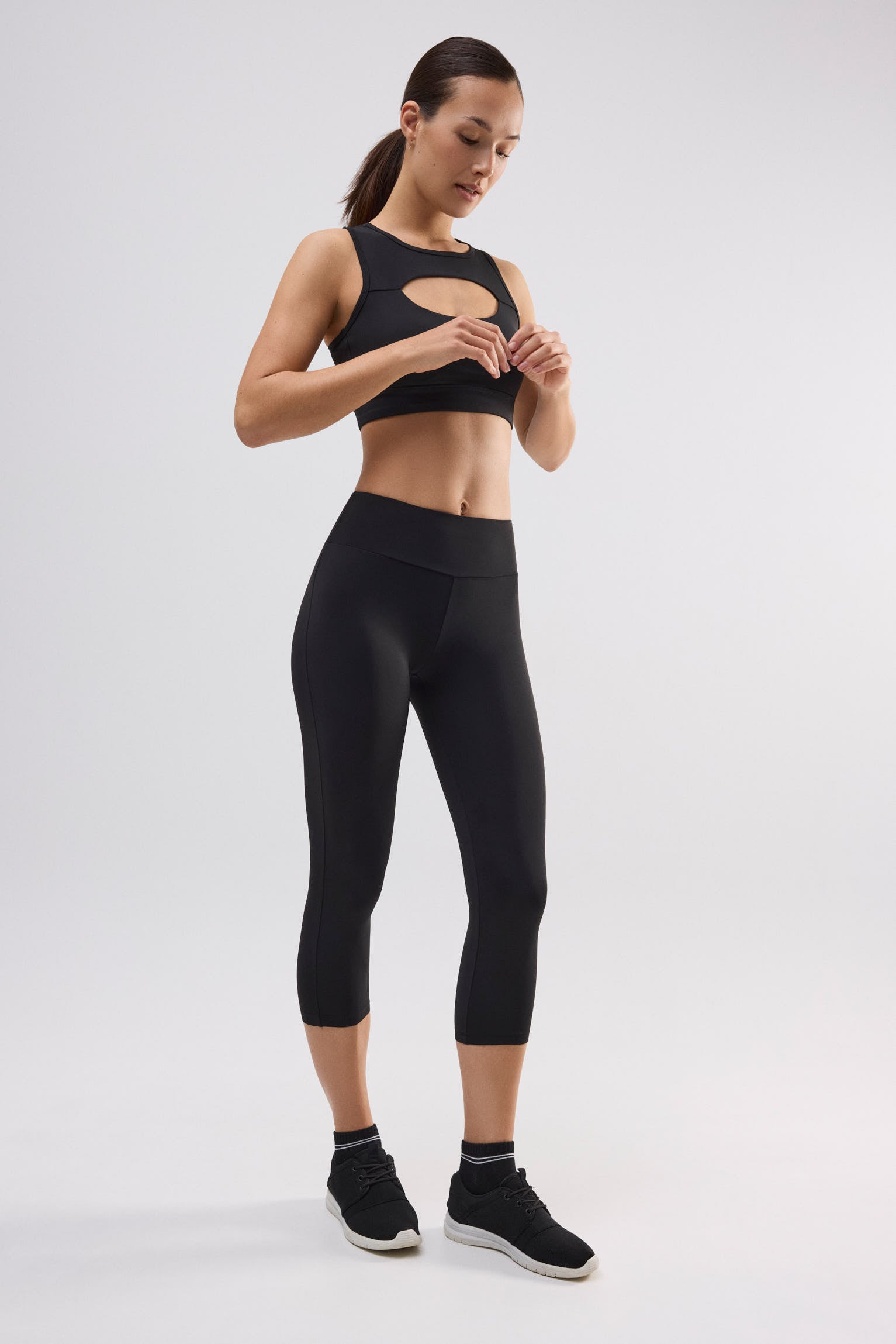 70905-9-leggings-deportivo-capri-mujer-ysabel-mora-negro