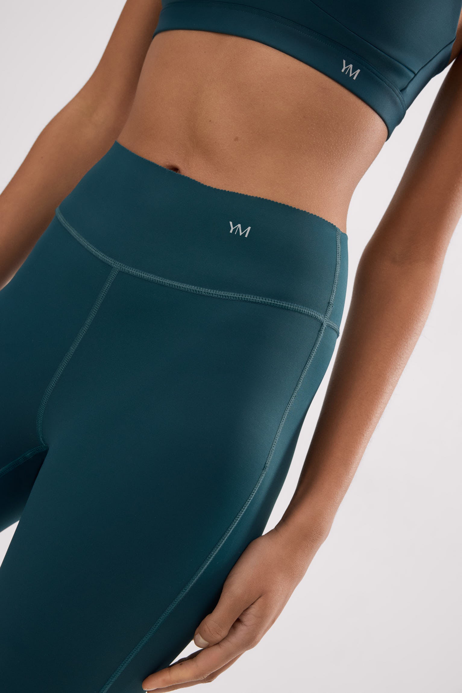 Leggings deportivos Compressive efecto push-up verde botella - Ysabel Mora