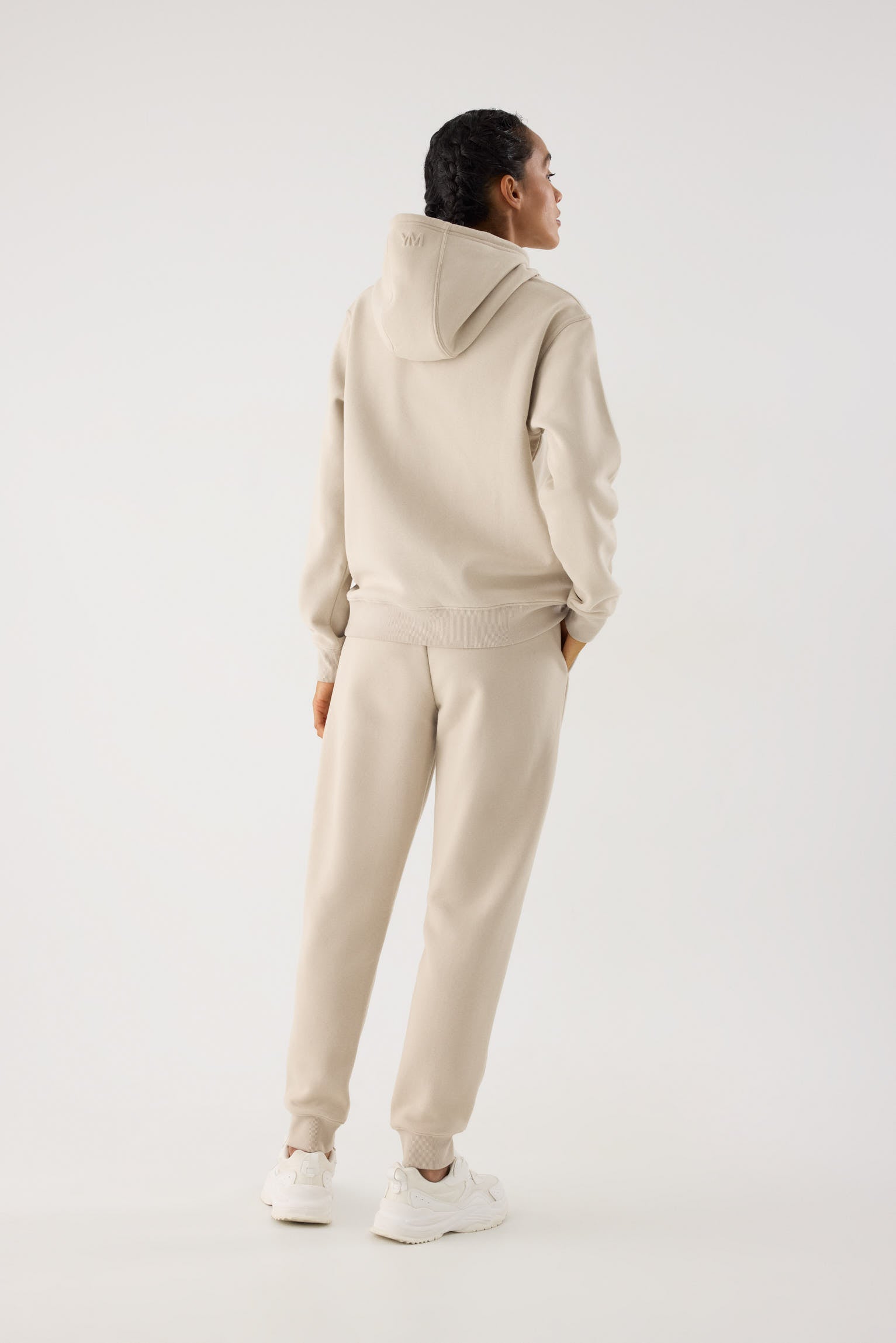 sudadera deportiva con capucha Slowloom en stone detalle tejido acabado estilo relajado para looks comfy