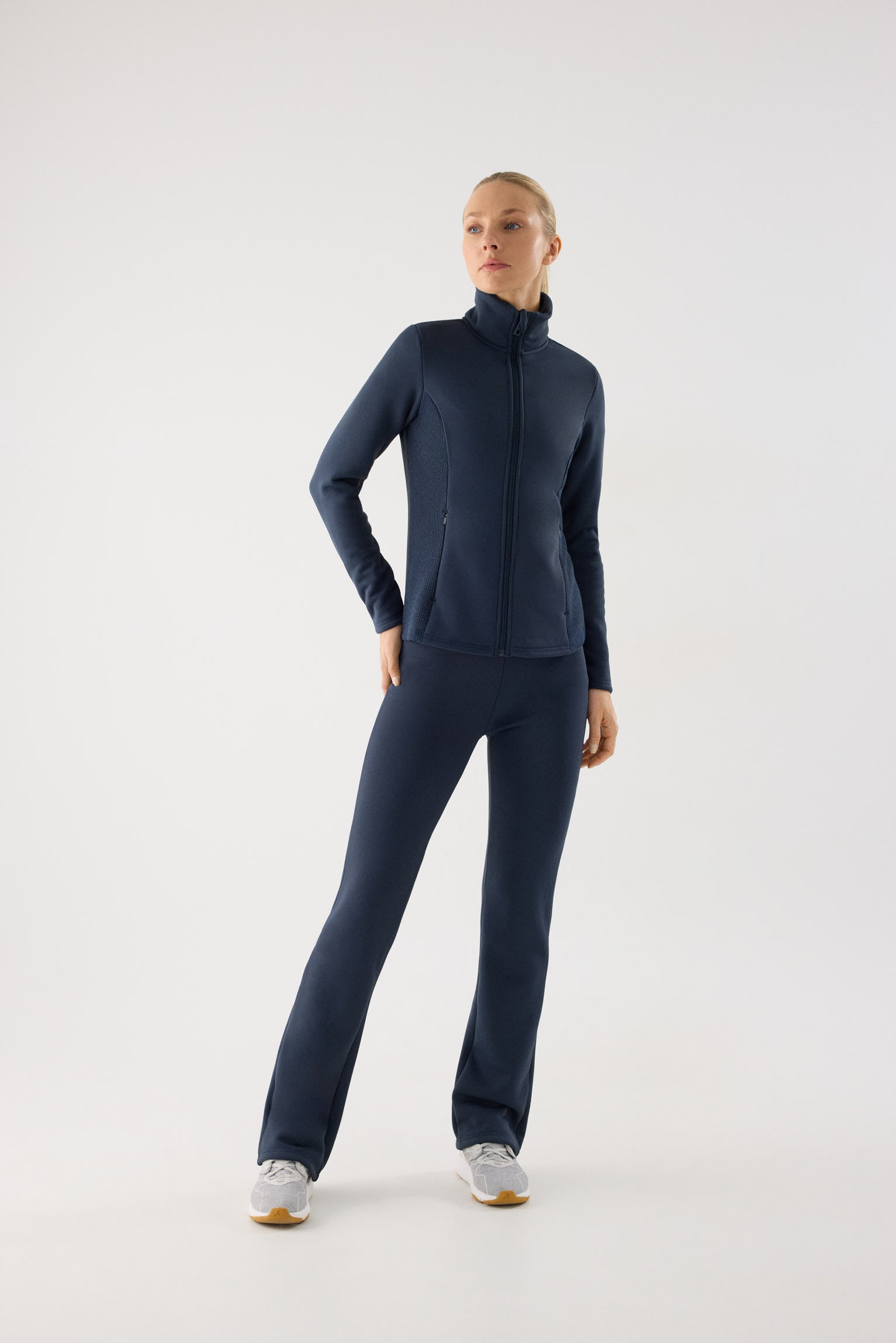 chaqueta deportiva térmica termicos en azul noche detalle tejido acabado calidad ultra termicos para exterior entrenamiento
