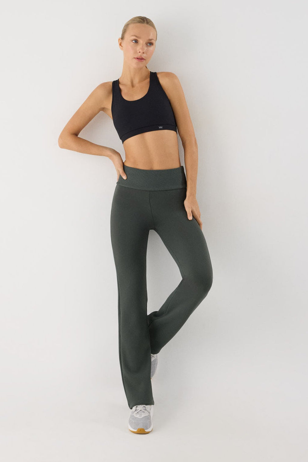 leggings deportivos térmicos acampanados termicos oscuro detalle tejido acabado tiro alto calidad ultra termicos
