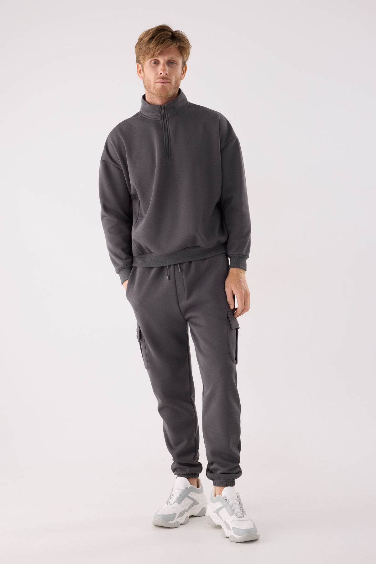 Men's charcoal fleece half-zip sports sweatshirt