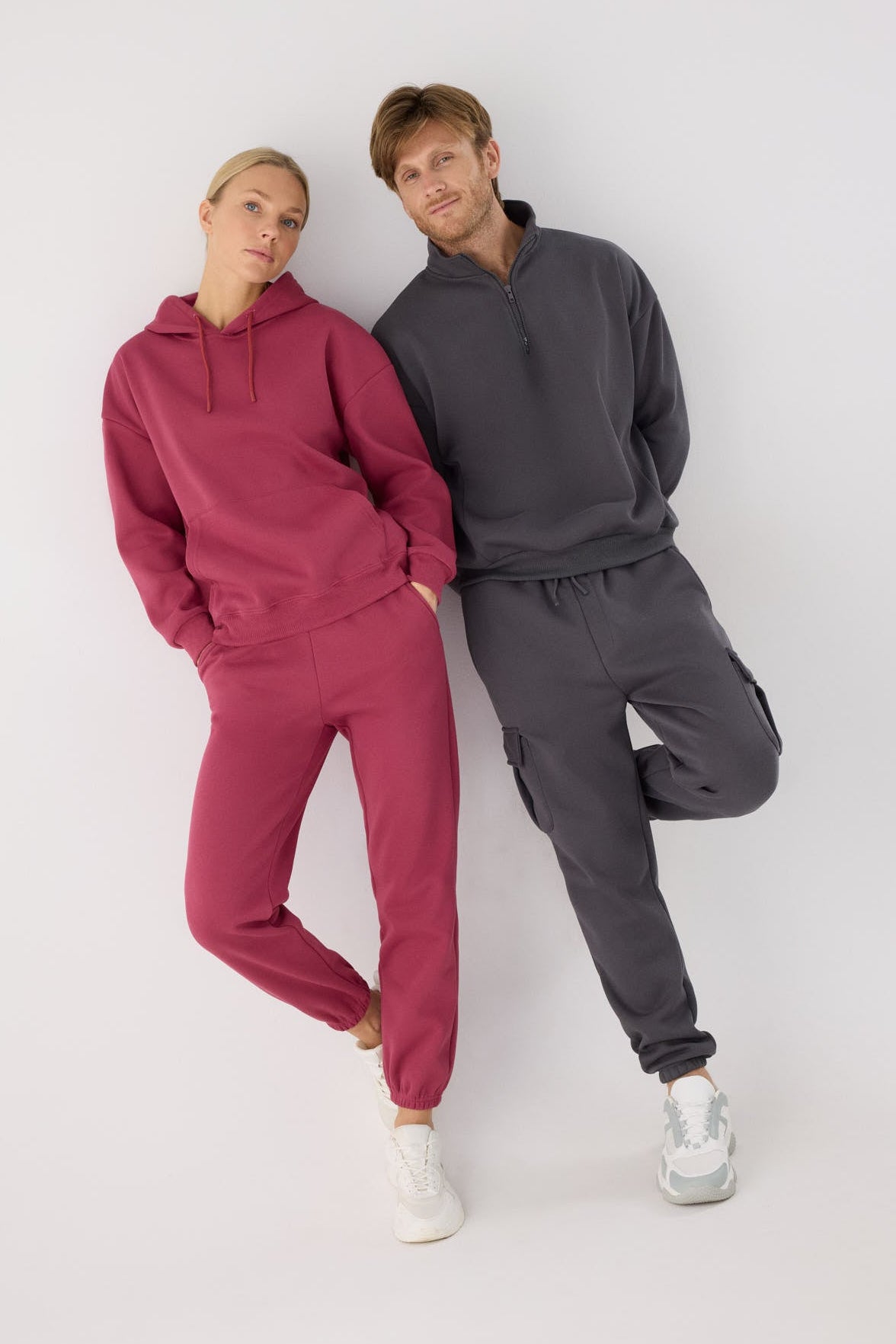 Men's charcoal fleece half-zip sports sweatshirt
