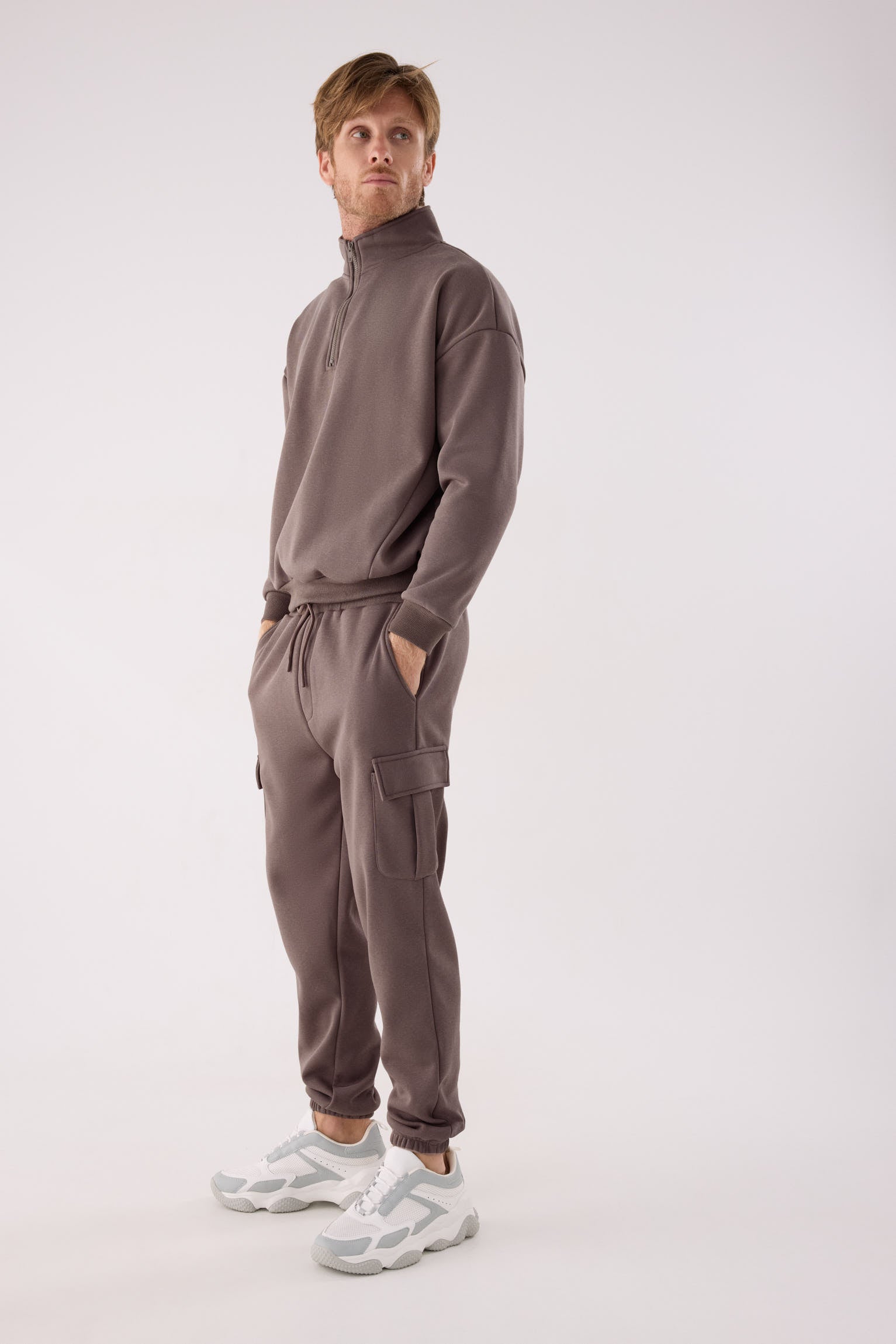 PRE-ORDER Men's brown fleece half-zip sports sweatshirt