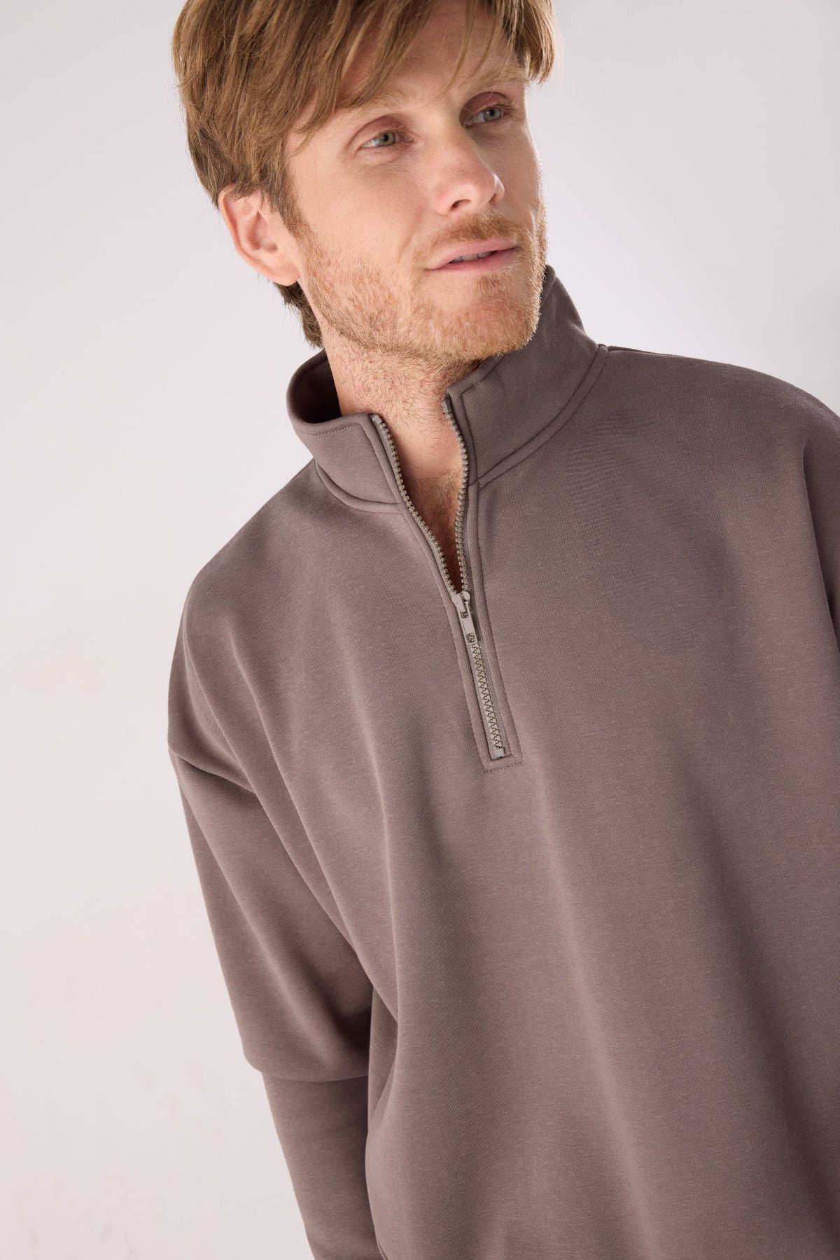 PRE-ORDER Men's brown fleece half-zip sports sweatshirt