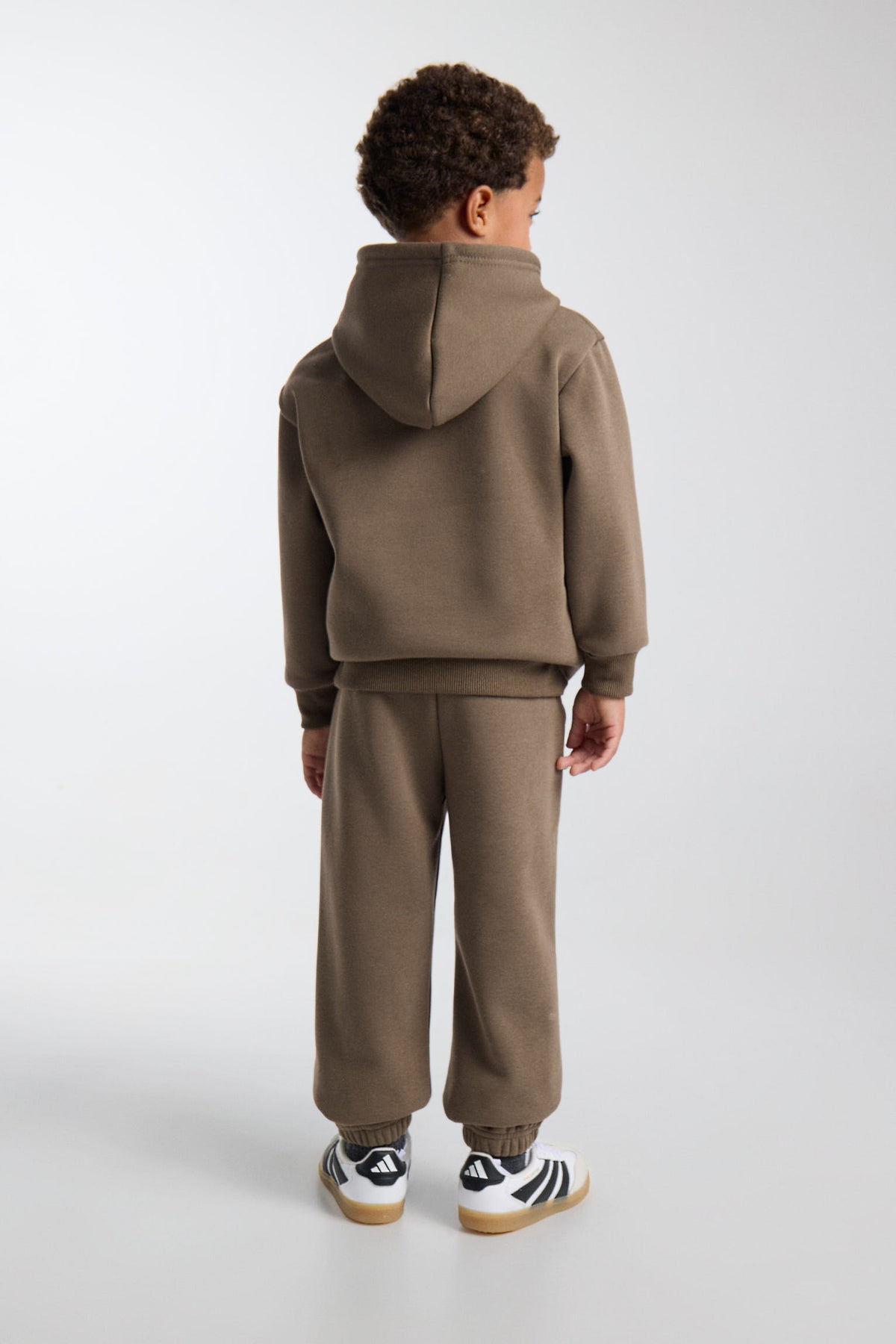 Conjunto de chándal infantil verde botella con sudadera con capucha y pantalón jogger ancho