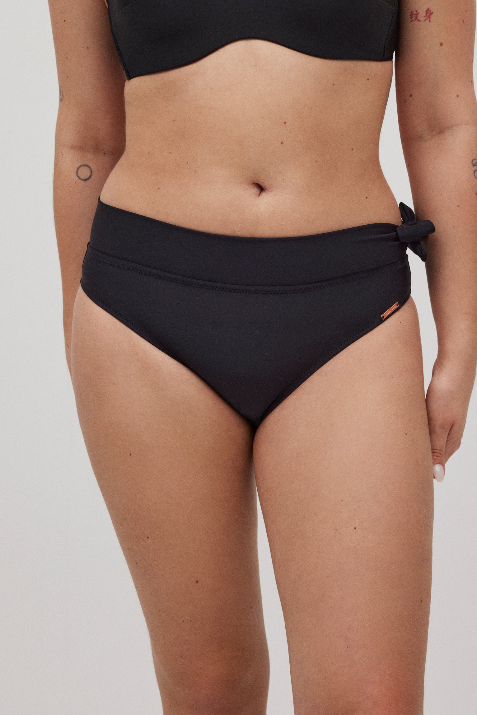 83059-1-braga-midi-bikini-mujer-ysabel-mora-negro