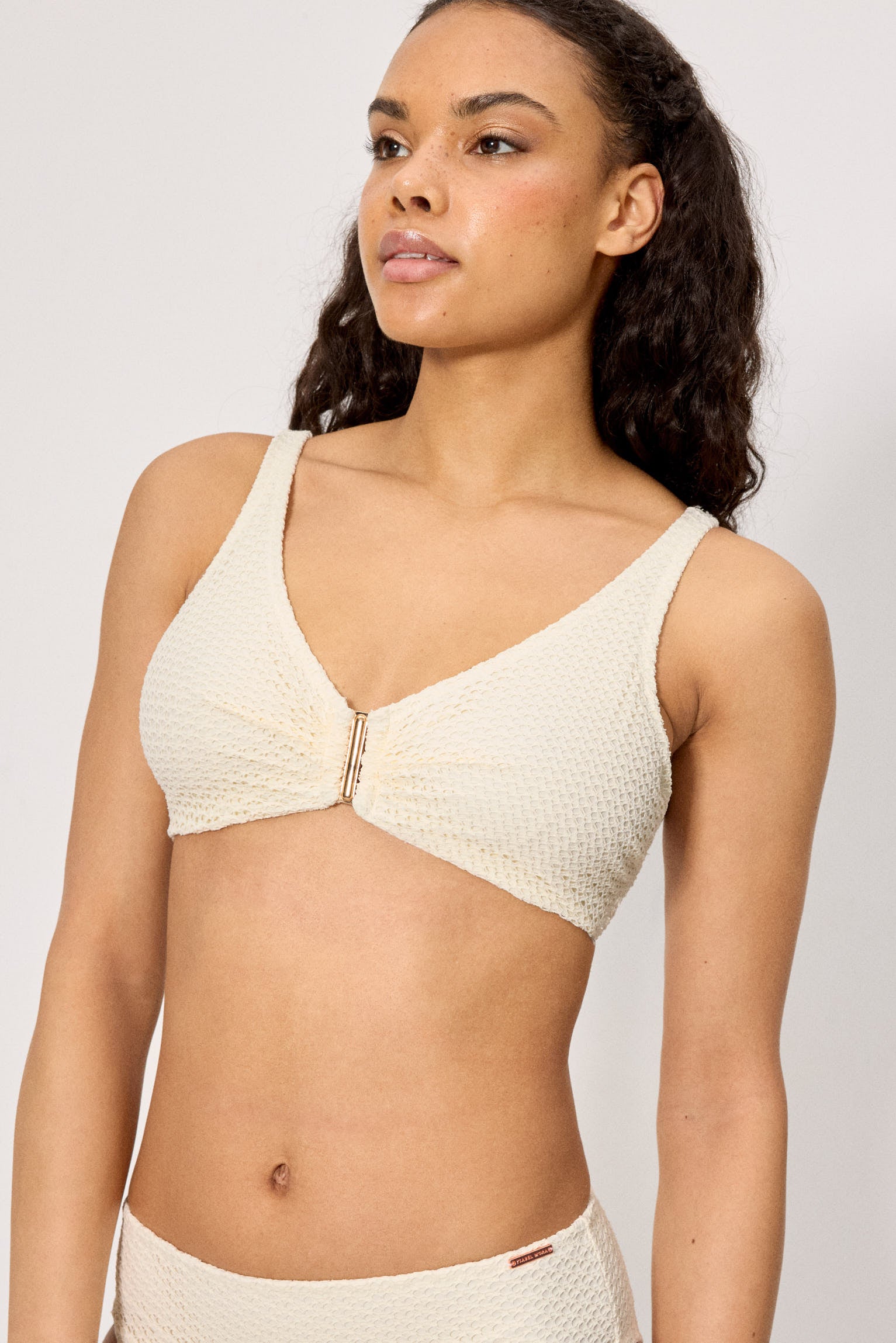 83358-marfil-top-bikini-mujer-reductor-tejido-calado-marfil-copa-c--ysabel-mora