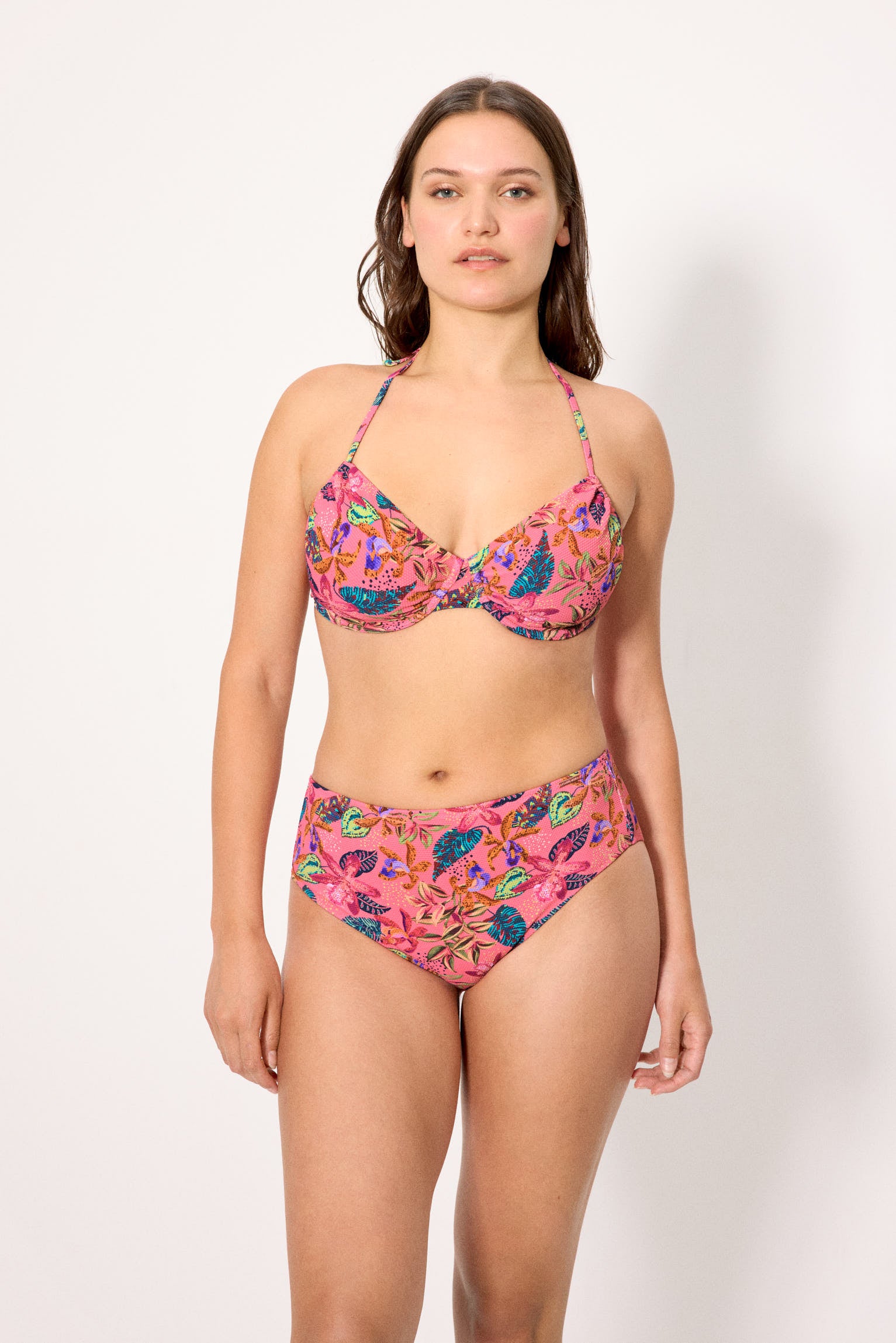 Minimizer bikini set with high-waisted tropical print piqué briefs, cup D